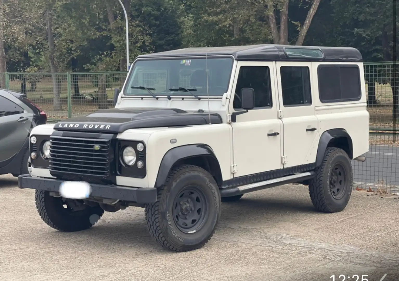 Land Rover Defender 110 2.4 td S SW - 2