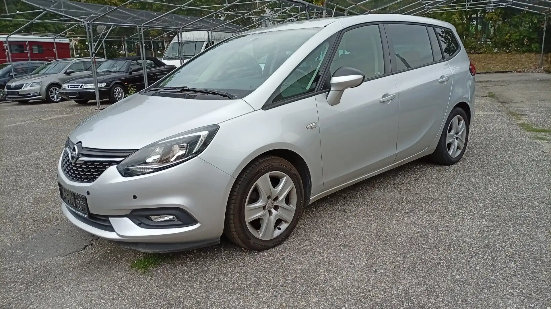 Opel Zafira Tourer 1,4 Benzin Weiß - 1