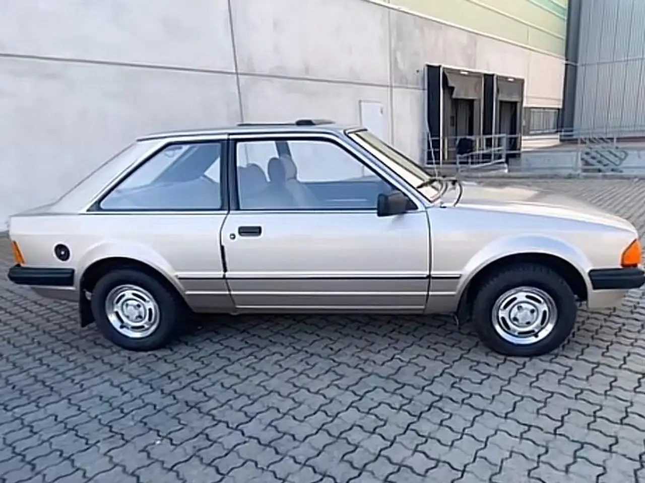 Ford Escort Ghia, foto 10