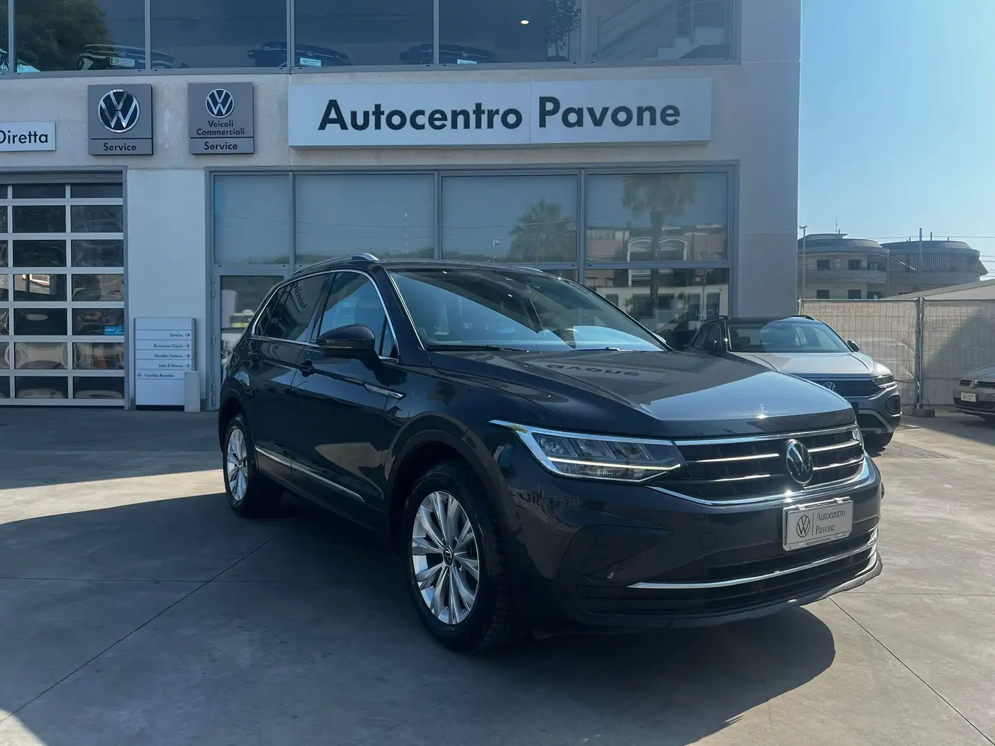 Volkswagen Tiguan 2.0 tdi Life 150cv dsg -Climatronic 3 zone-Led- Gris - 1