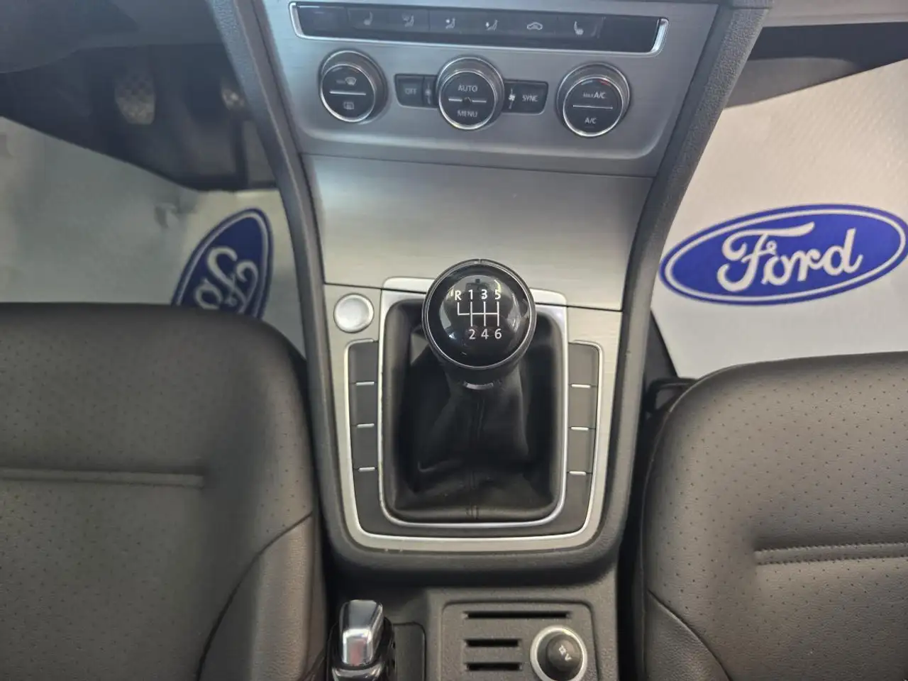 Volkswagen Golf photo Volkswagen Golf