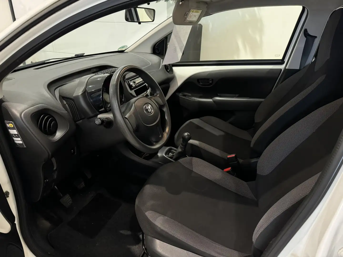 Toyota Aygo 1.0 VVT-i x-now | Airconditioning | Budget | Blanc - 2