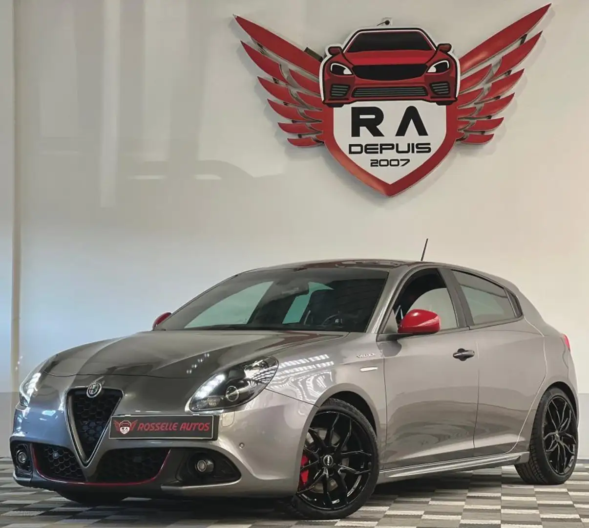 Alfa Romeo Giulietta VELOCE 1750 TBI 240CH Gris - 2