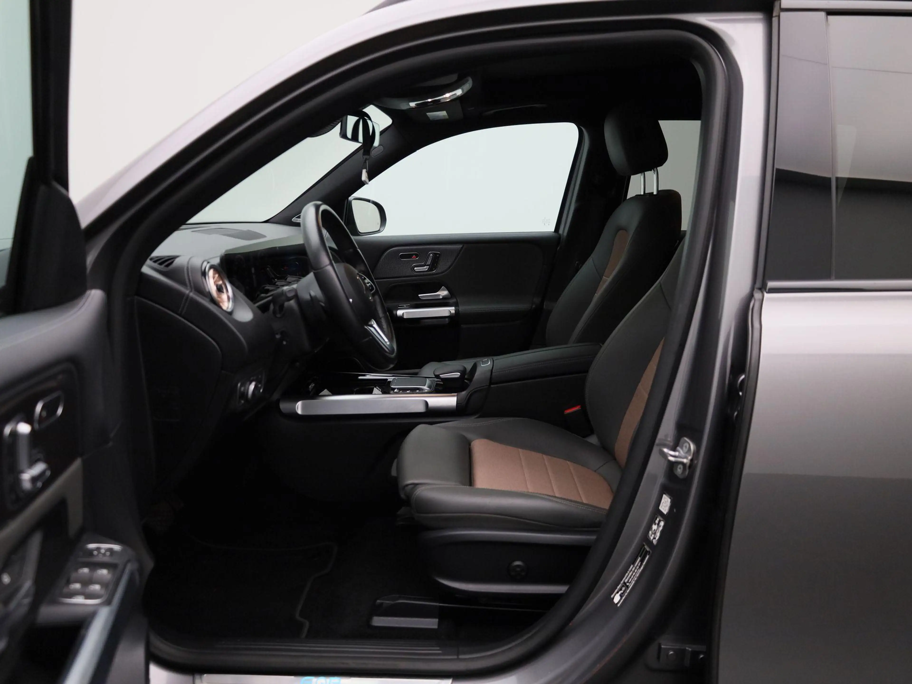Mercedes-Benz EQB 250 250+ + BURMESTER + PANORAMISCH DAK + MEMORY + — photo 9