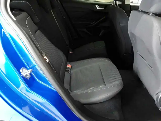 Ford Focus view 14
