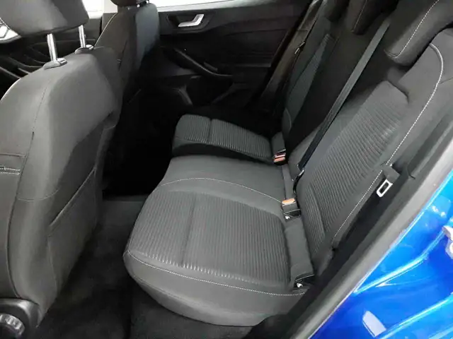 Ford Focus view 13
