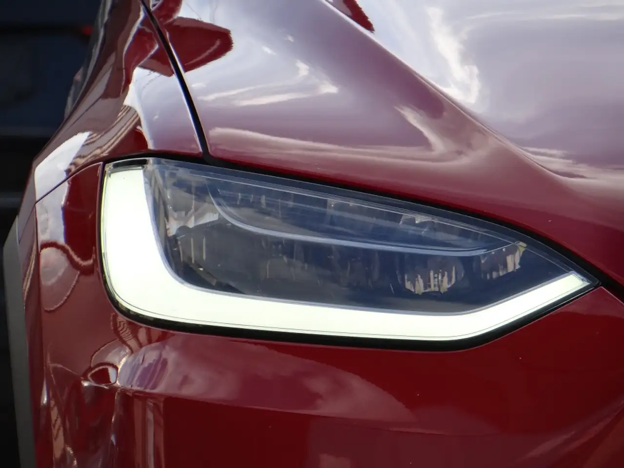 TESLA MODEL X 90D AWD - SUPERCHARGE GRATUITE - MCU2 - 7 PLACES - ATTELAGE