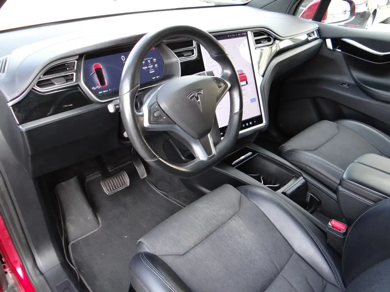 TESLA MODEL X 90D AWD - SUPERCHARGE GRATUITE - MCU2 - 7 PLACES - ATTELAGE