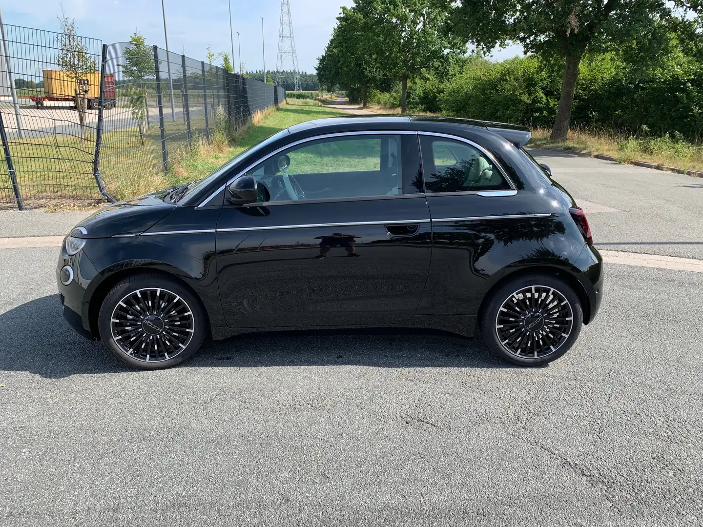 Fiat 500e La Prima Schwarz - 1