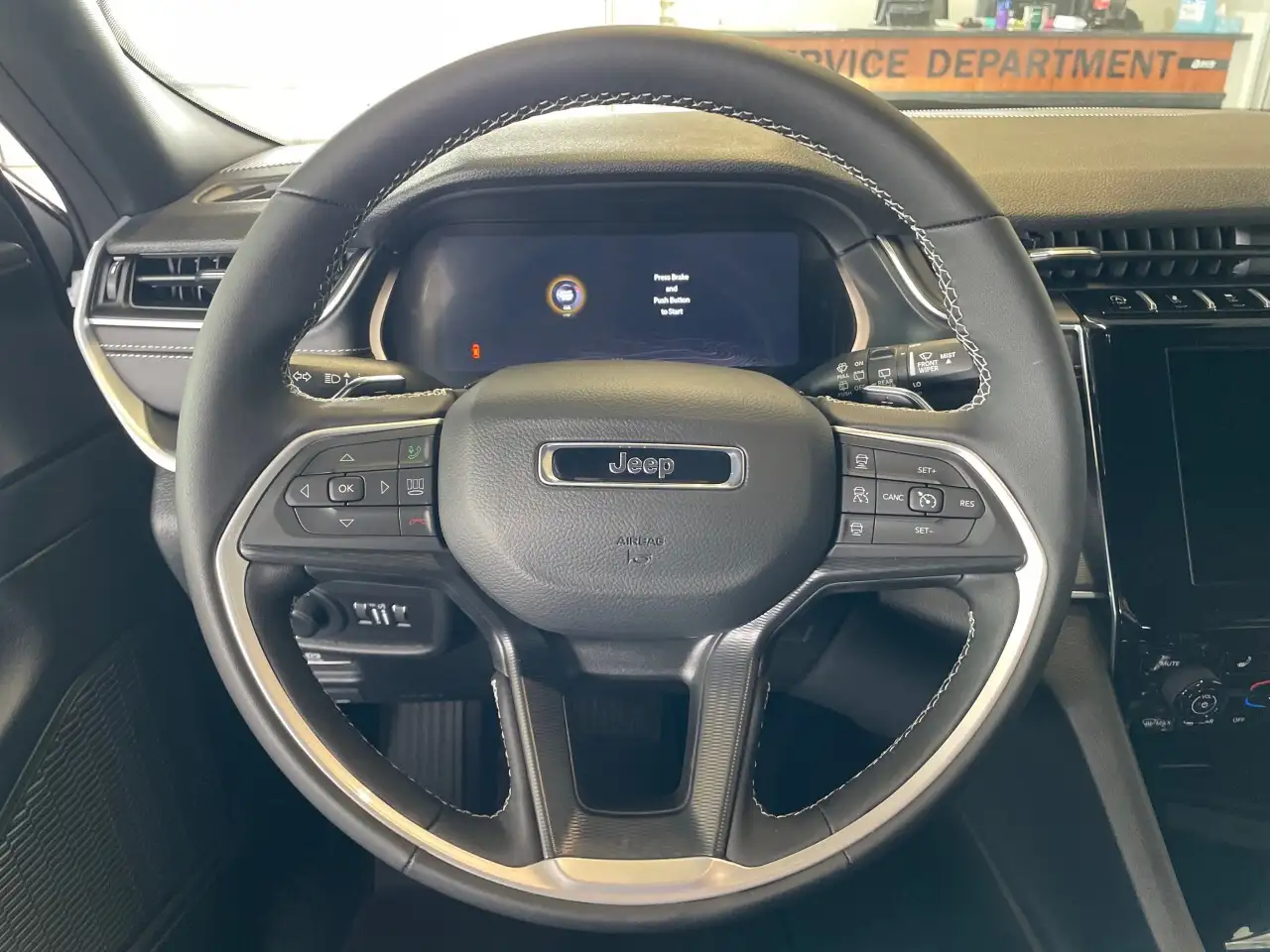 Jeep Grand Cherokee снимка Jeep Grand Cherokee
