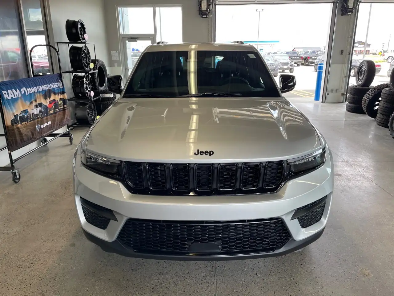 Jeep Grand Cherokee снимка Jeep Grand Cherokee