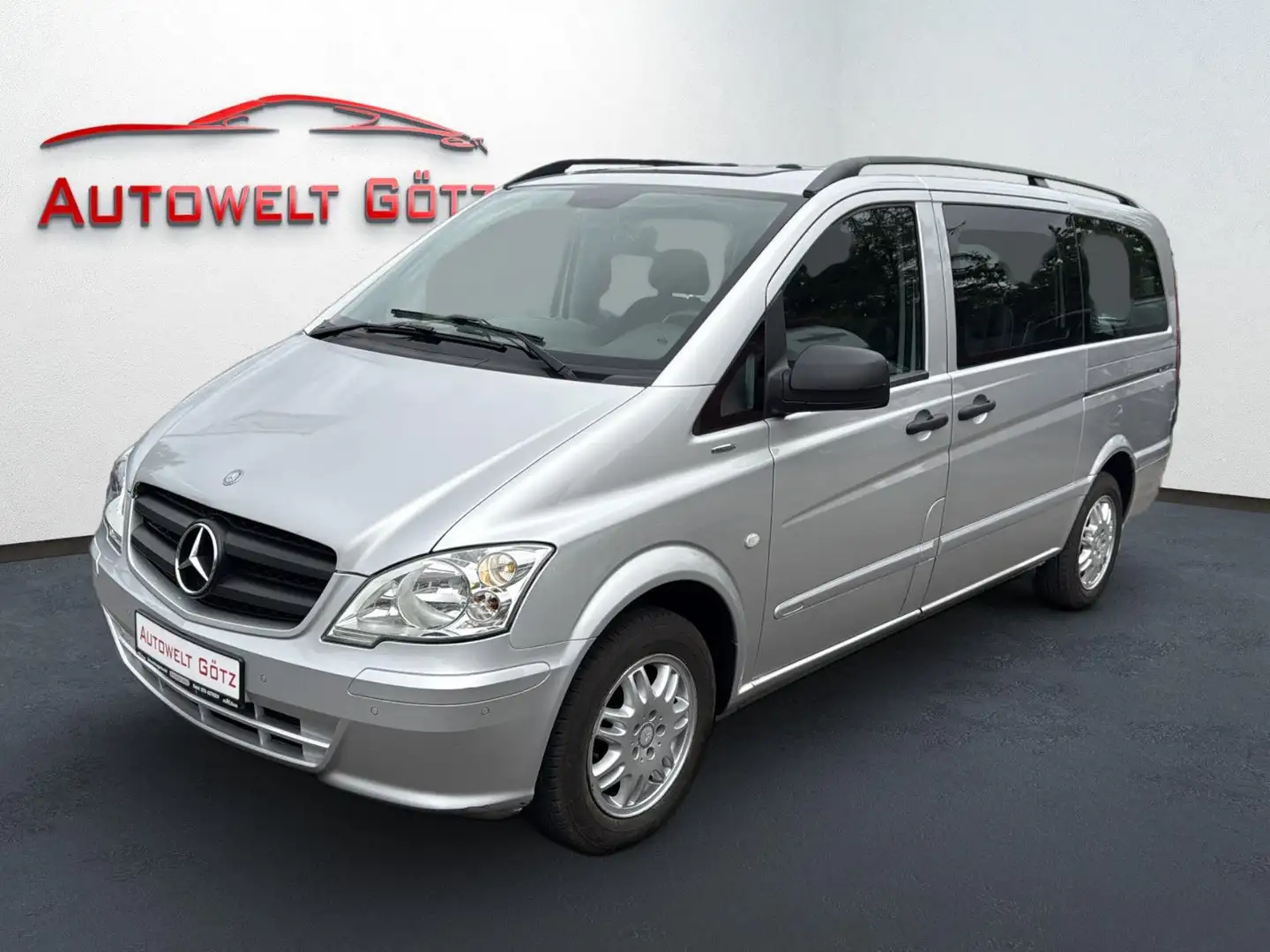 Mercedes-Benz Vito 113 CDI lang*2x Schiebetür*Navi*8-Sitzer* Argent - 1