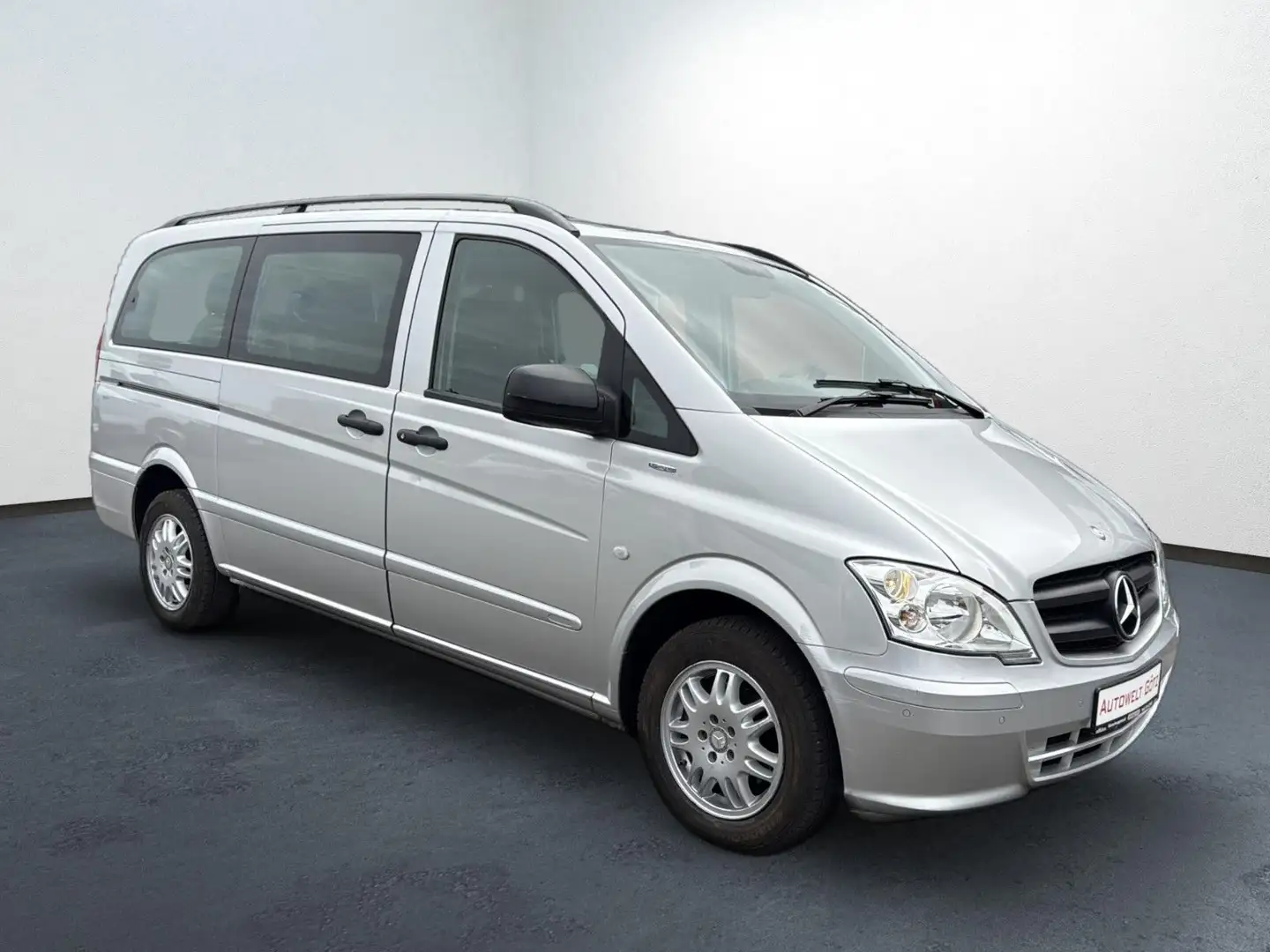 Mercedes-Benz Vito 113 CDI lang*2x Schiebetür*Navi*8-Sitzer* Argent - 2