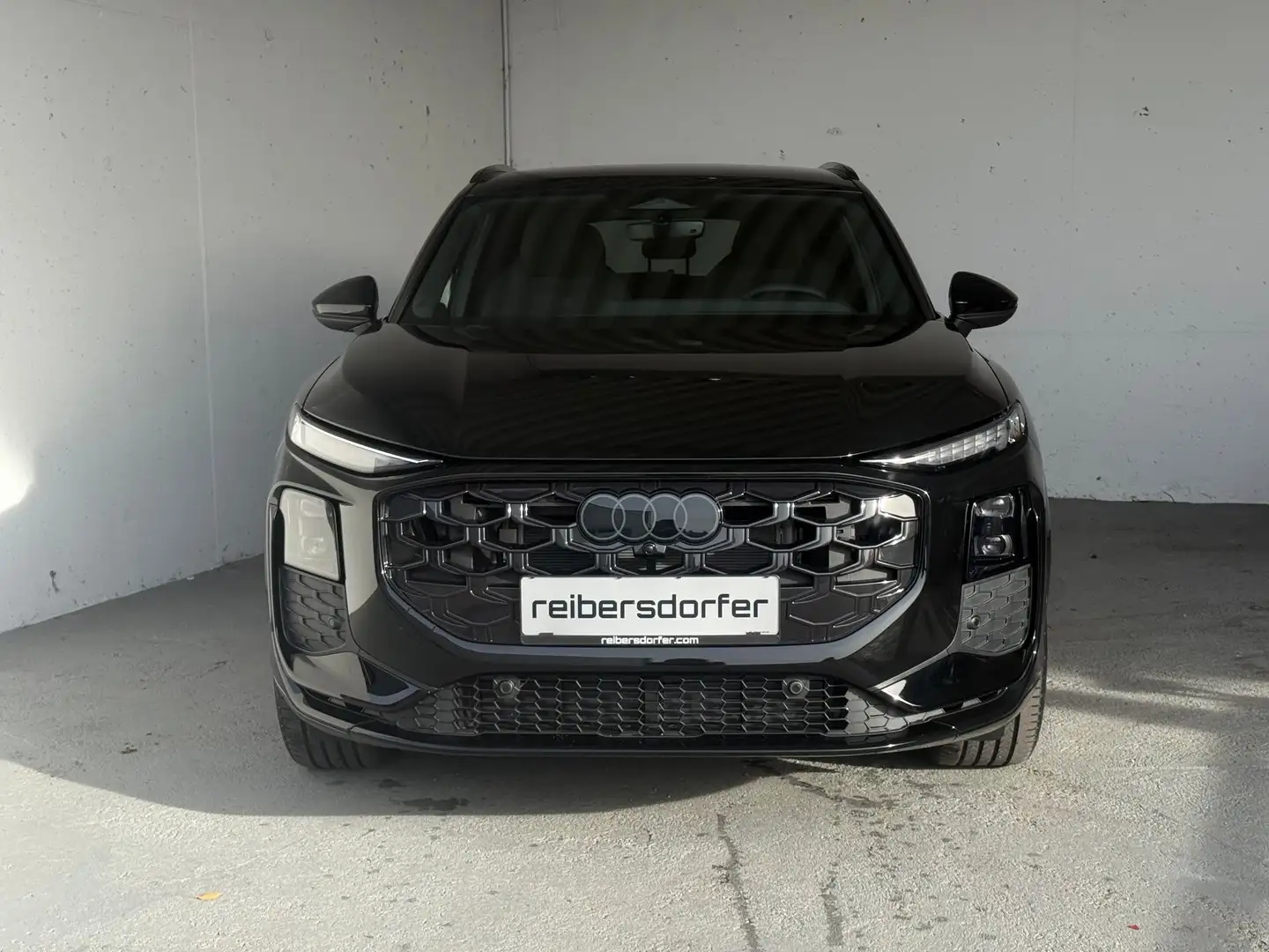 Audi Q3 TDI 110 kW Schwarz - 2