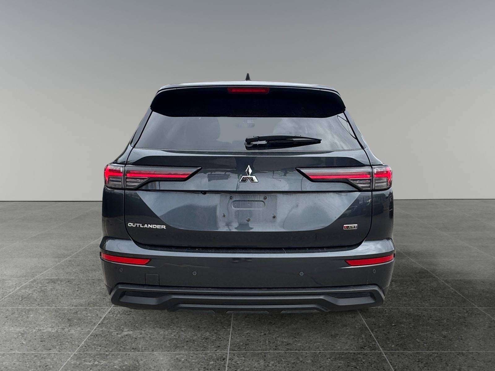 2026 Mitsubishi Outlander ES 7-Passenger — снимка 1