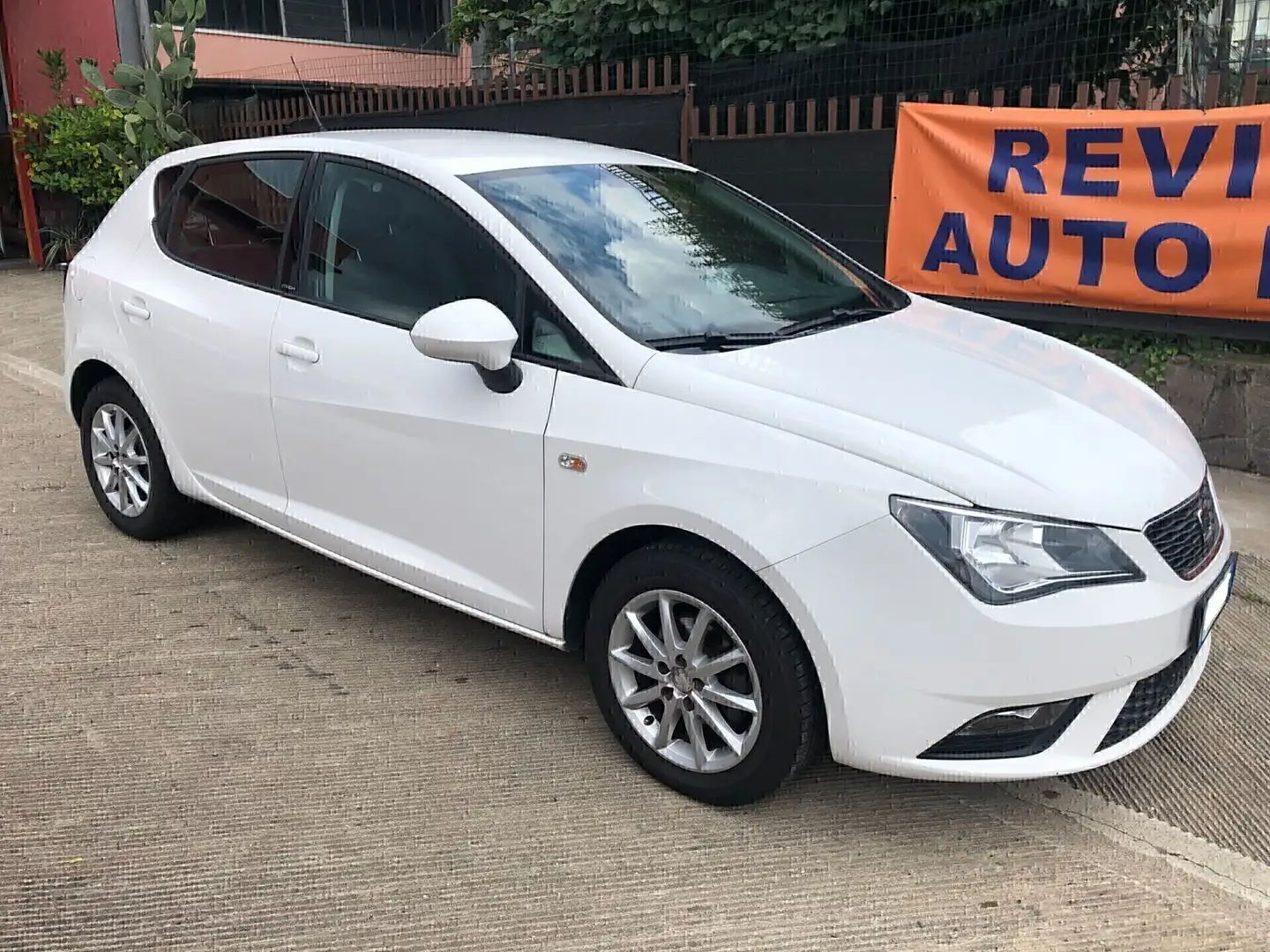 SEAT Ibiza 1.2 70 CV 5p. Reference Blanco - 2
