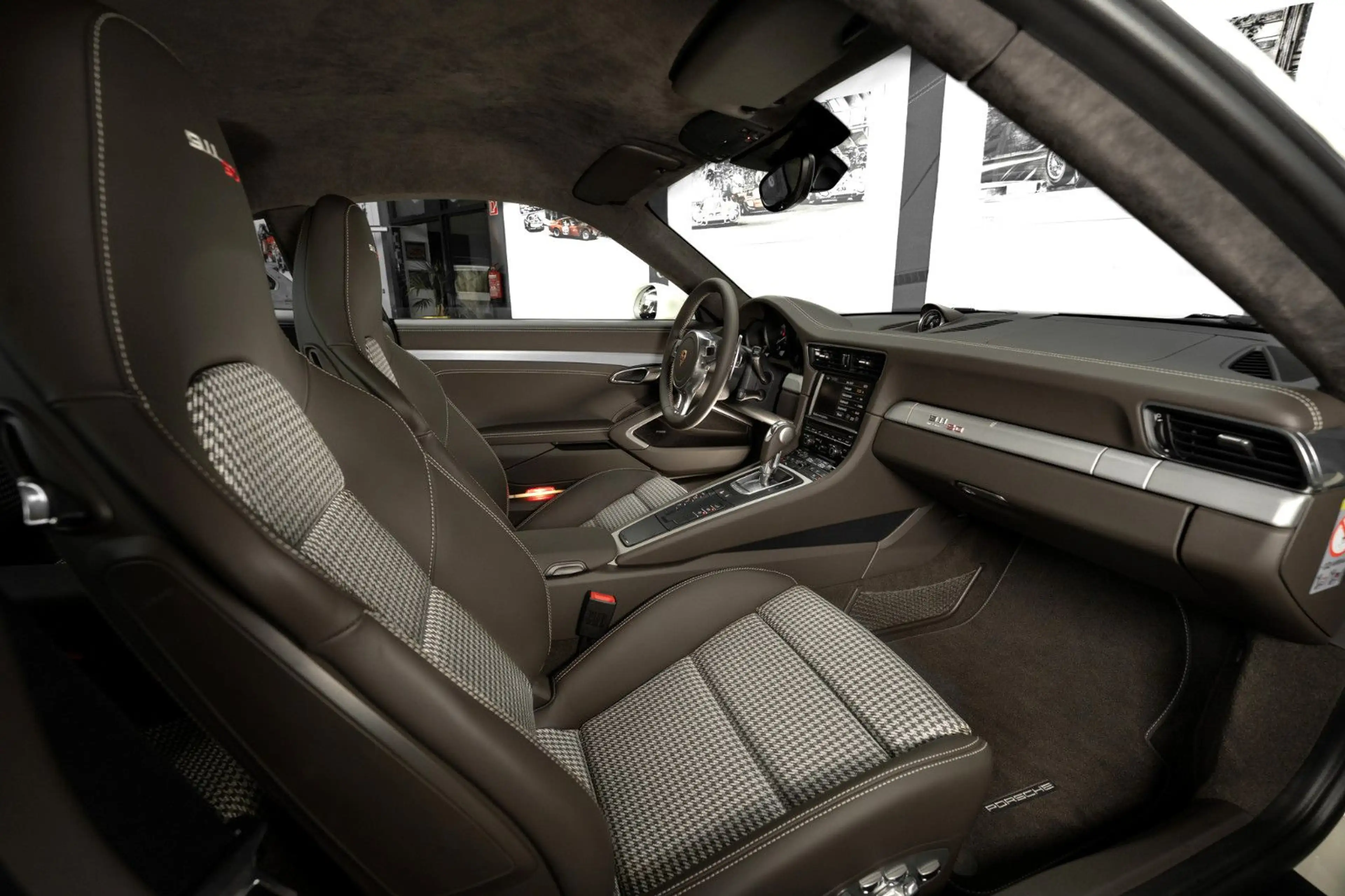 Porsche 991 Carrera S 50 Jahre Jubiläum ** NEU 17 KM ** — photo 2