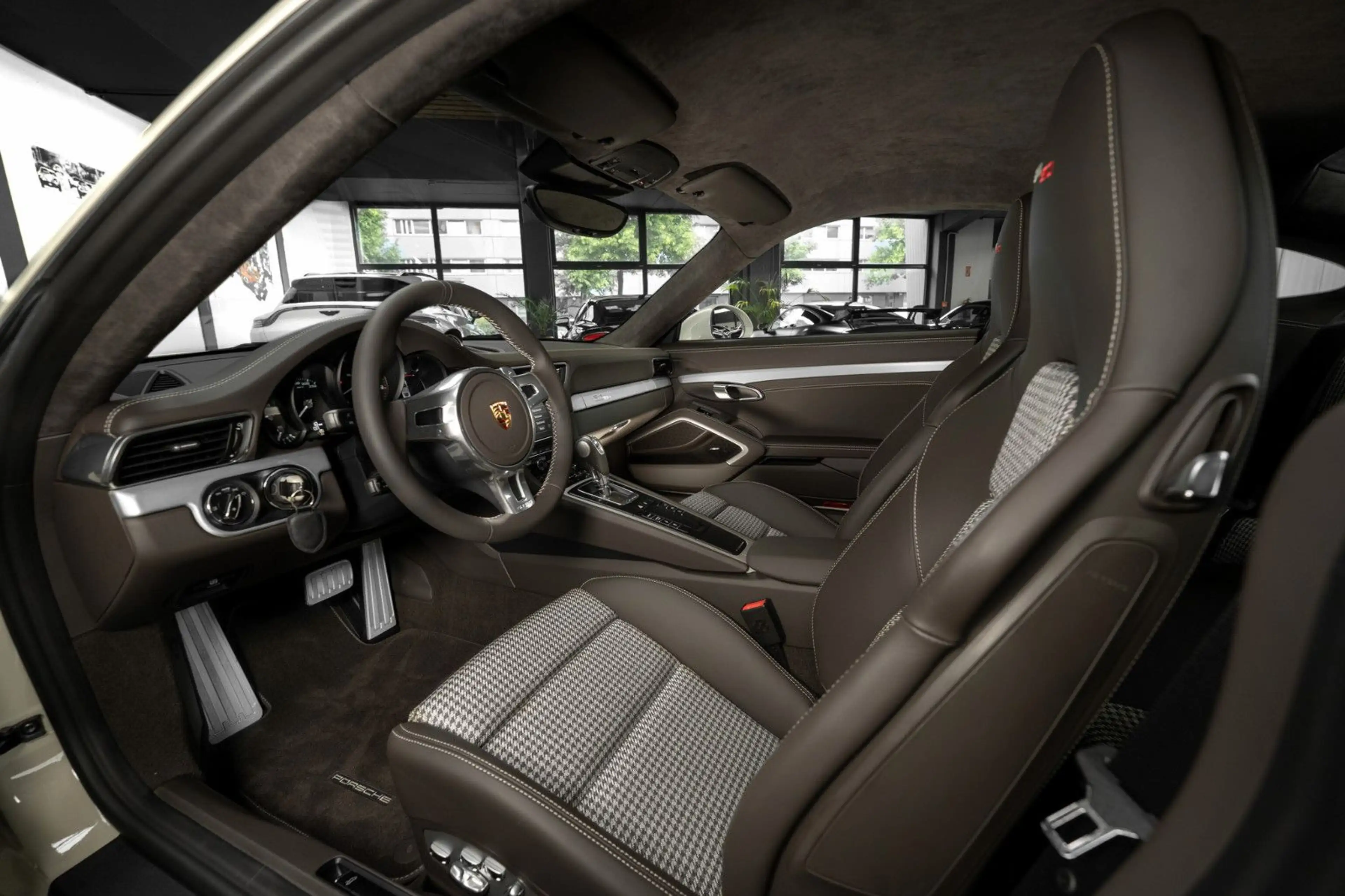 Porsche 991 Carrera S 50 Jahre Jubiläum ** NEU 17 KM ** — photo 3