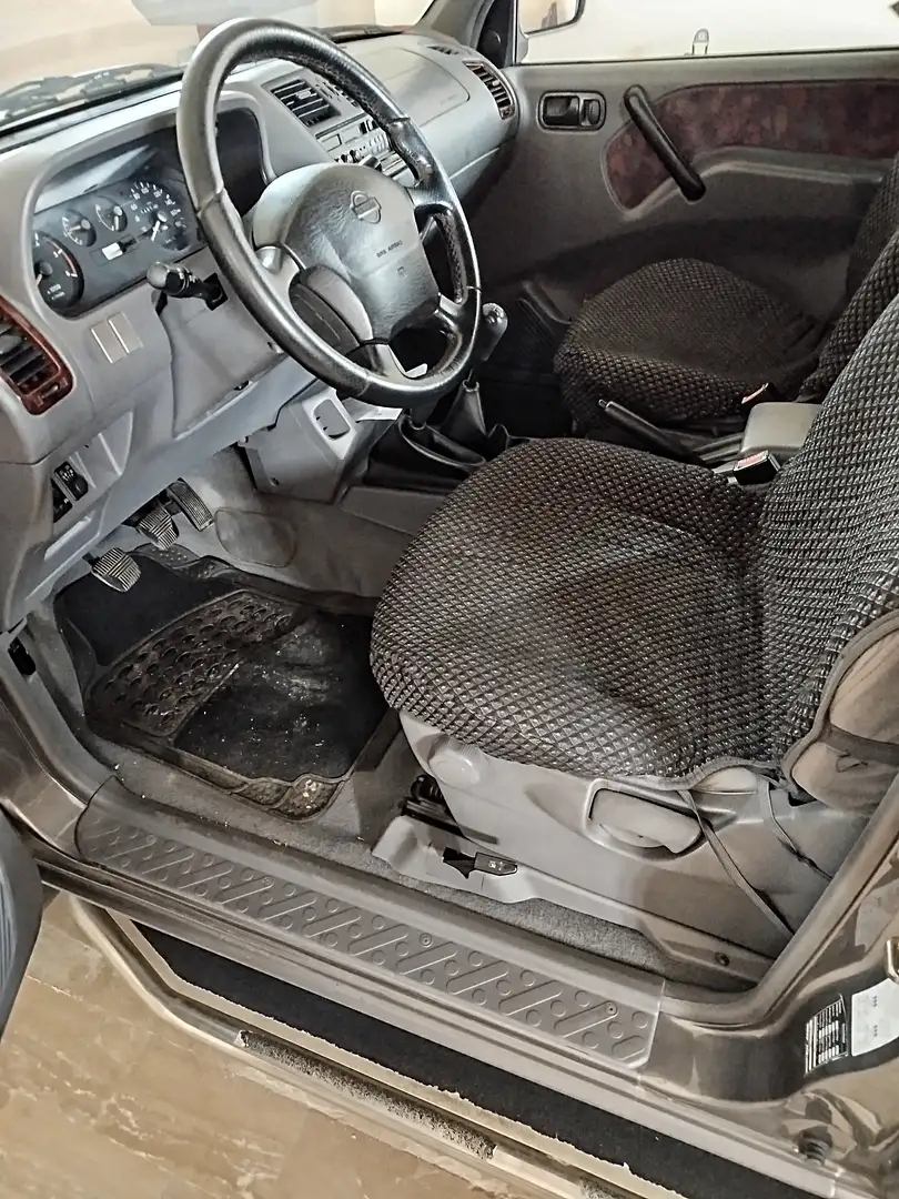 Nissan Terrano Terrano 3p 2.7 tdi SE Gris - 2