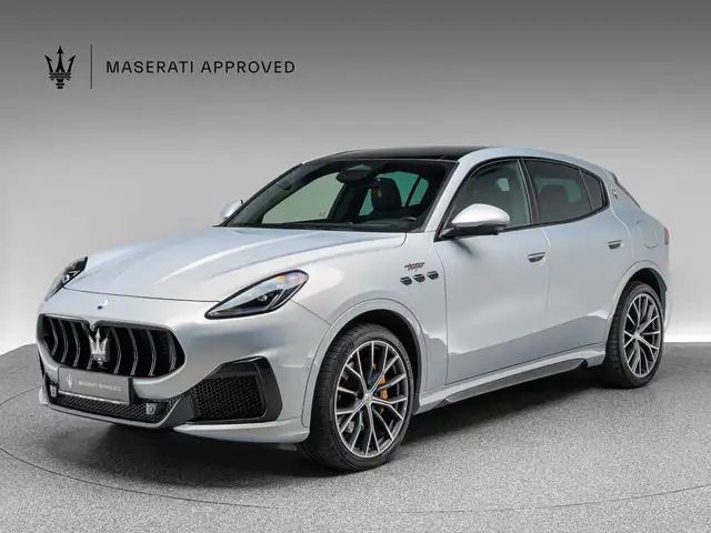 Maserati Grecale Trofeo BIANCO ASTRO + CARBON + AHK