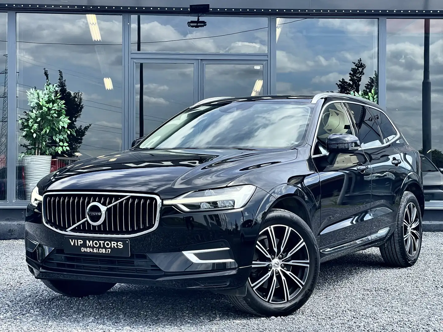 Volvo XC60 INSCRIPTION // TOIT PANORAMIQUE // CARNET COMPLET Noir - 2