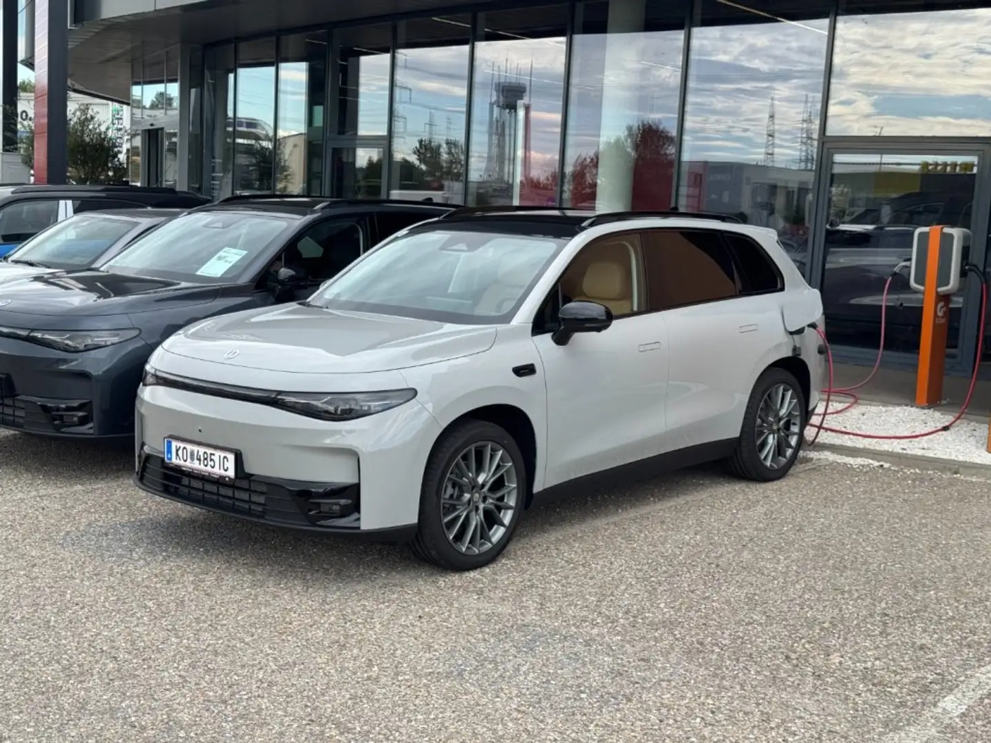 Leapmotor C10 HYBRID EV Design Grau - 2