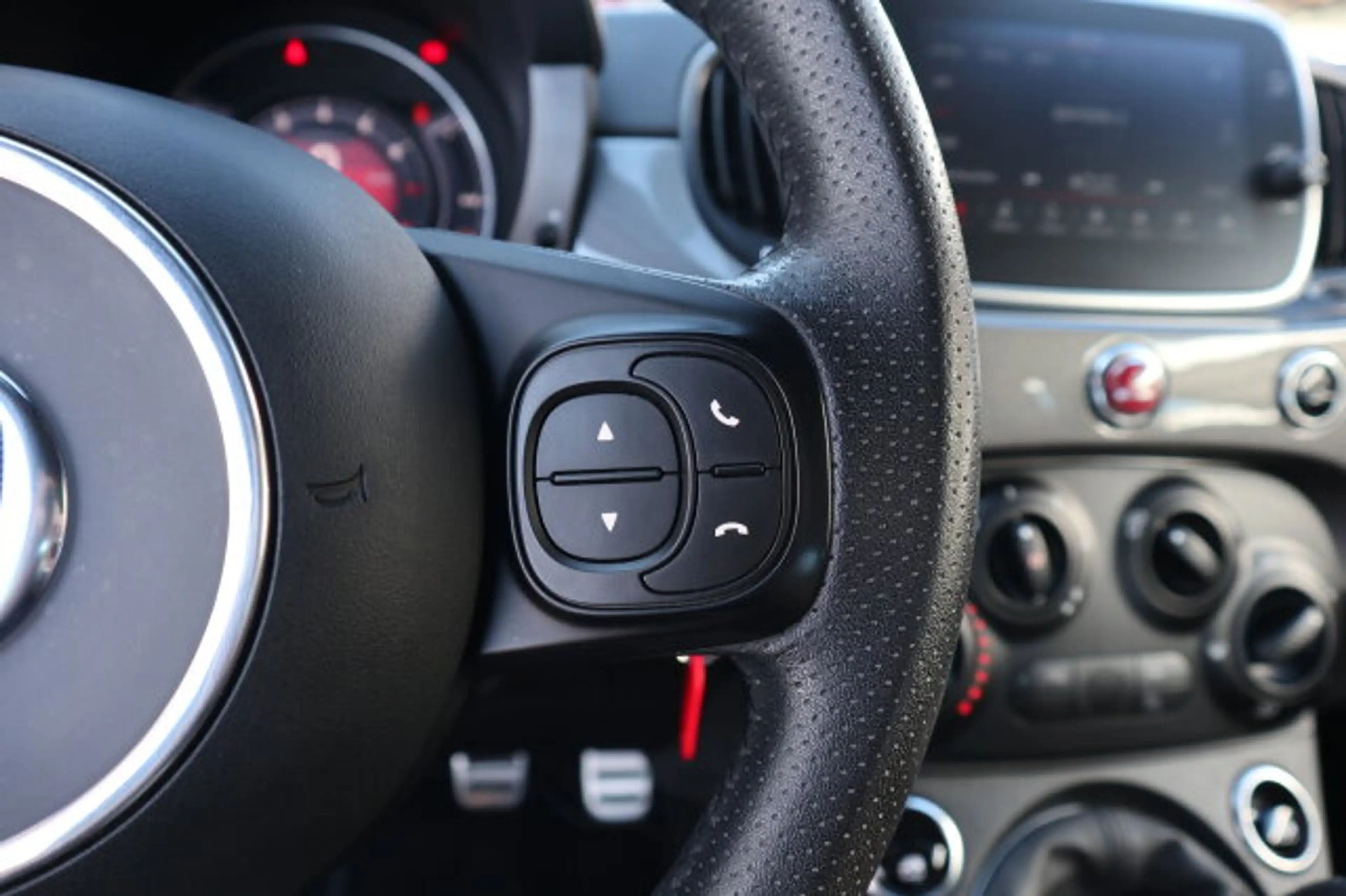 Abarth 500 500 1.4 T-Jet 16V 595 Klima/eSitz./PDC/DAB/LM — photo 13