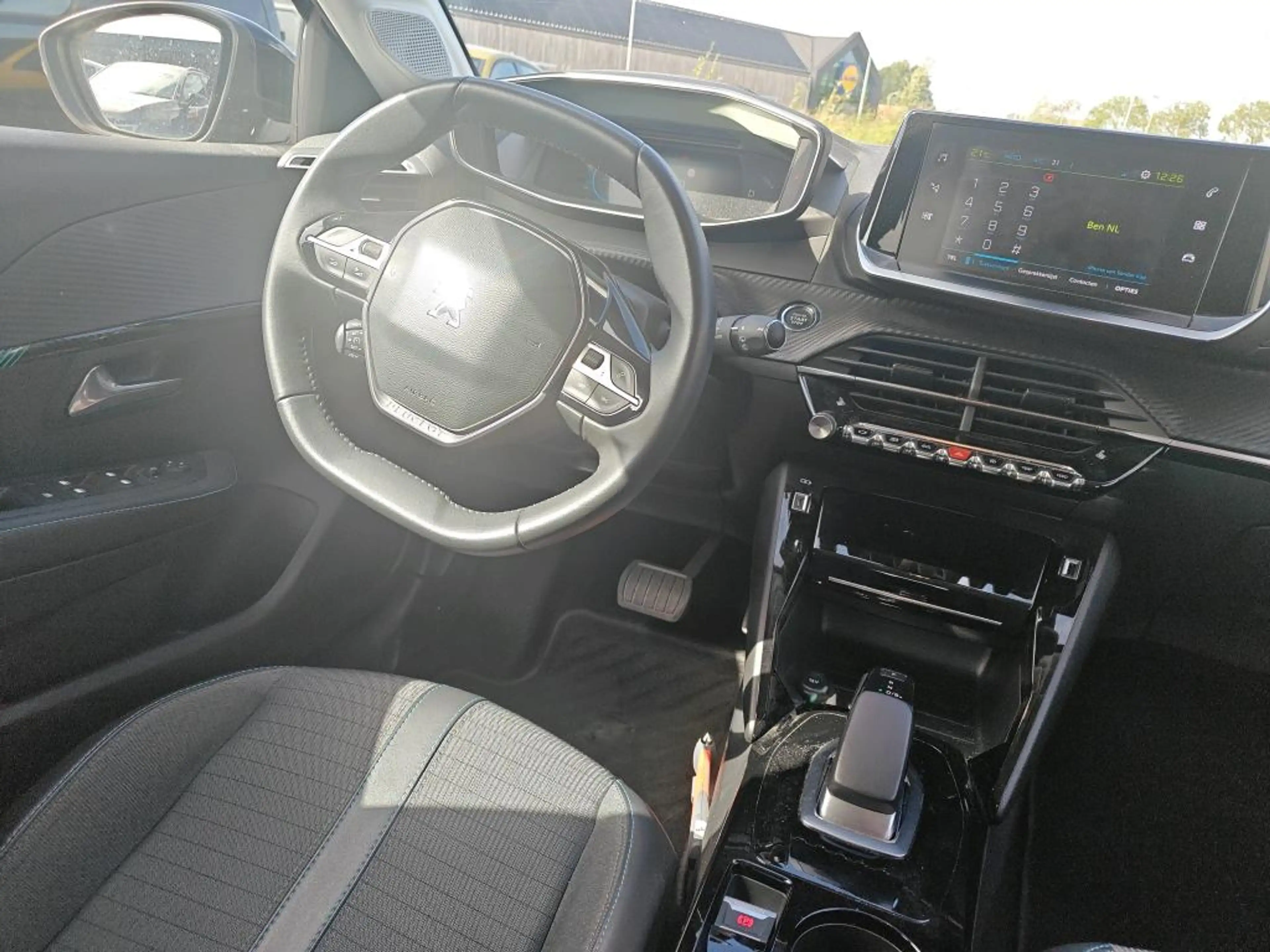 Peugeot e-208 EV Allure Pack 50 kWh | Fase 3 laden | Navi by app — photo 5