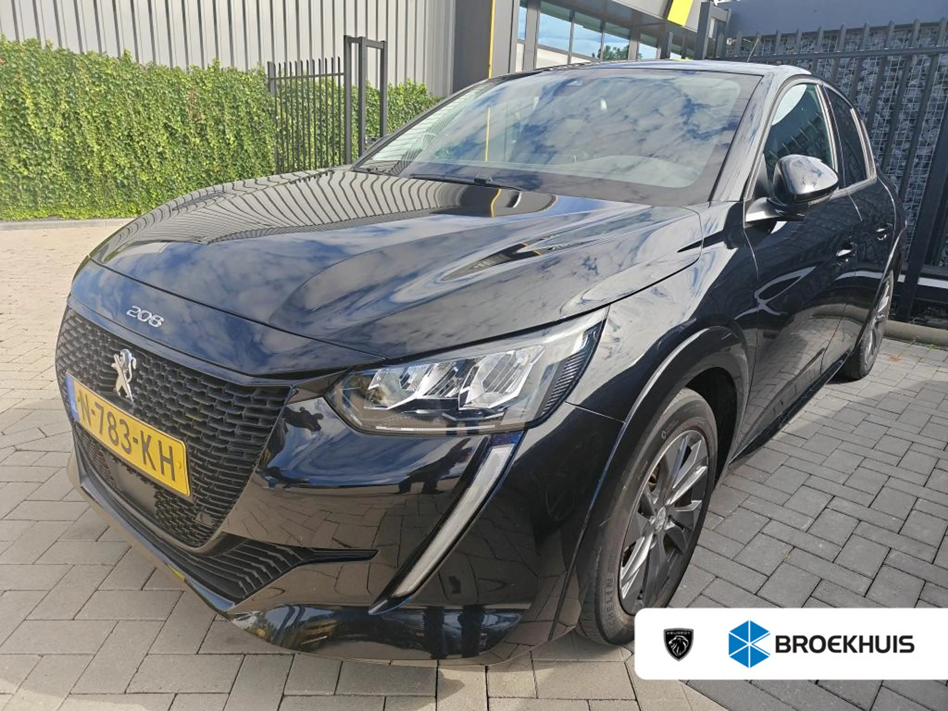 Peugeot e-208 EV Allure Pack 50 kWh | Fase 3 laden | Navi by app