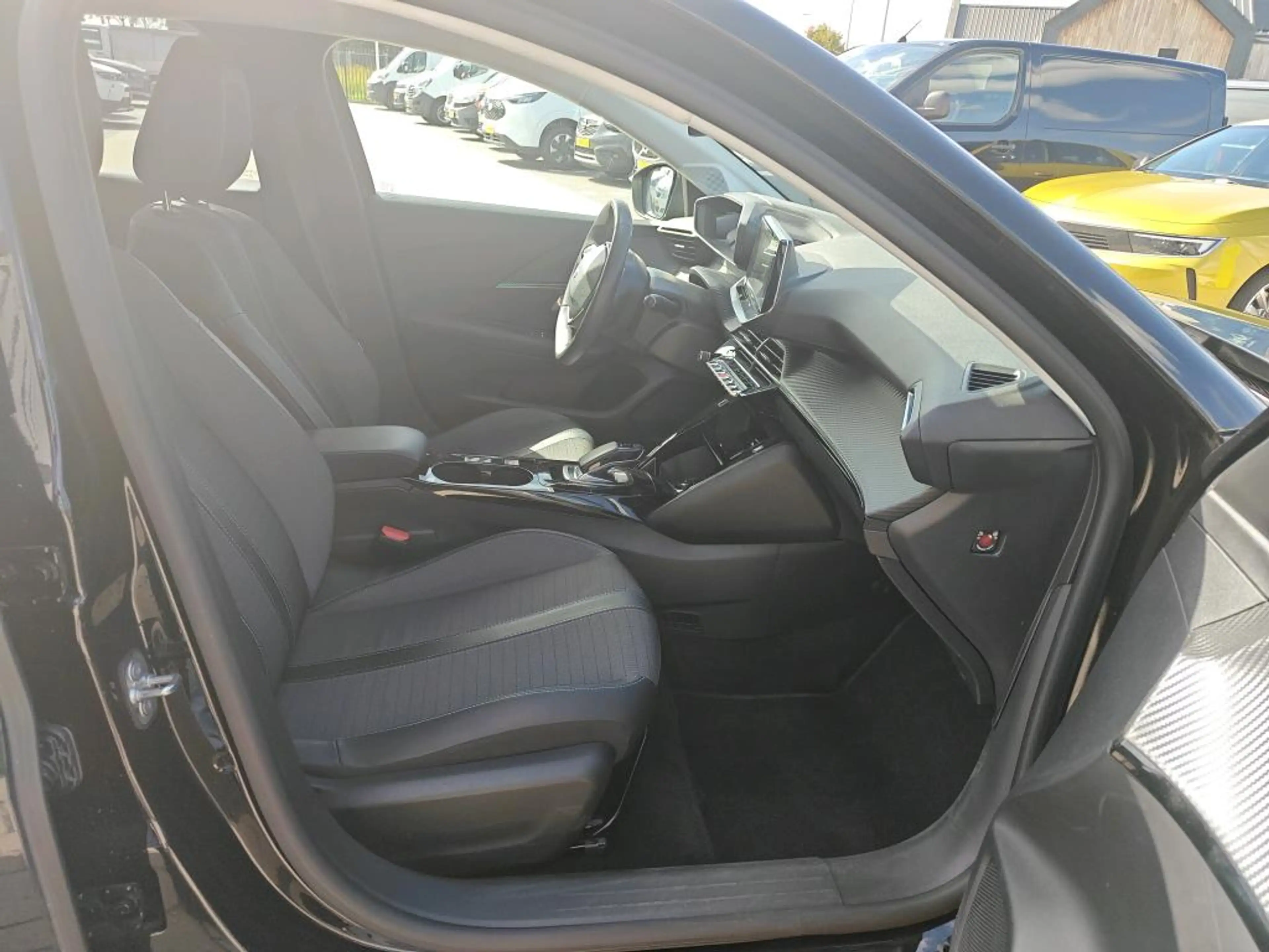 Peugeot e-208 EV Allure Pack 50 kWh | Fase 3 laden | Navi by app — photo 7
