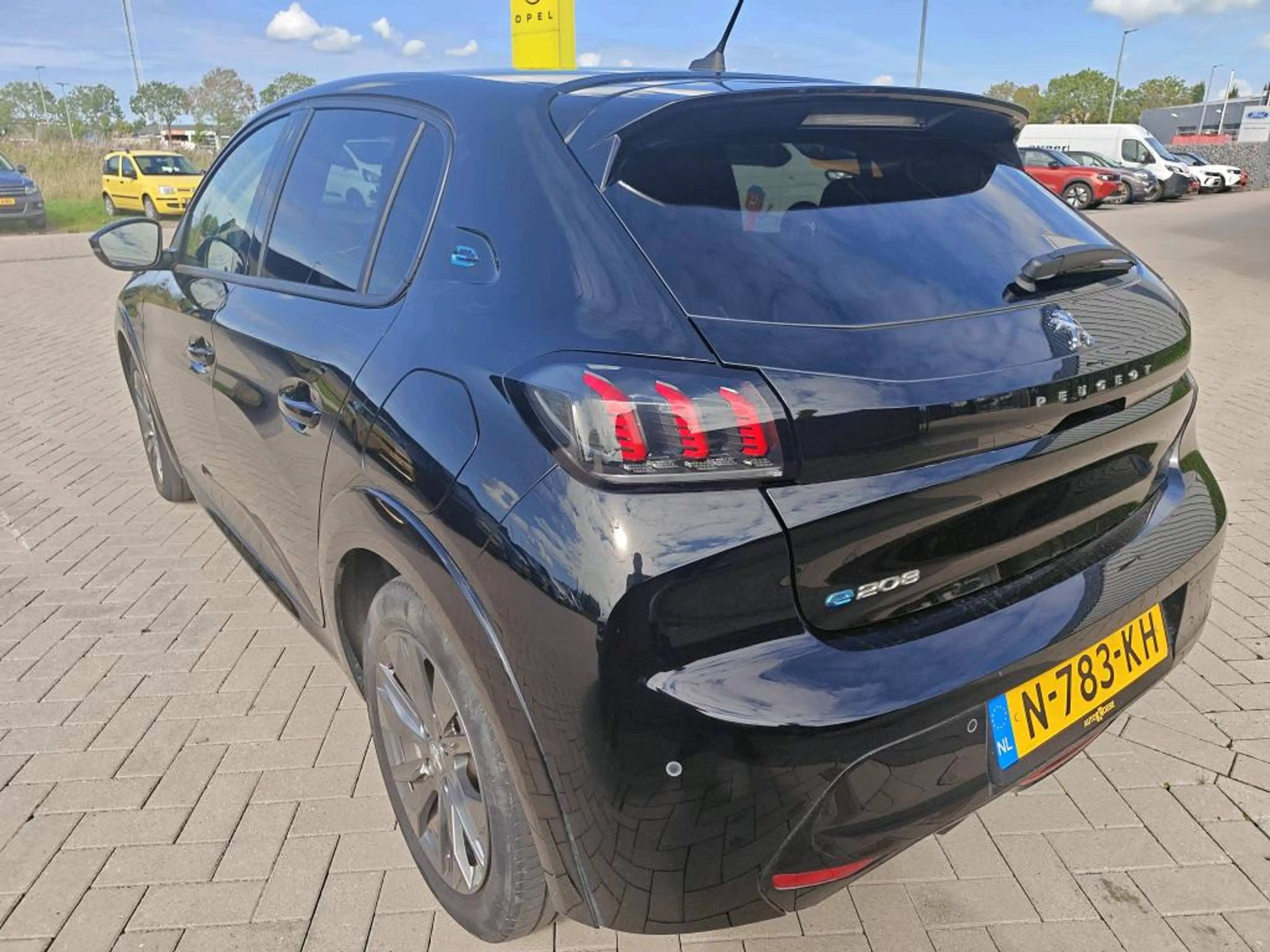 Peugeot e-208 EV Allure Pack 50 kWh | Fase 3 laden | Navi by app — photo 4