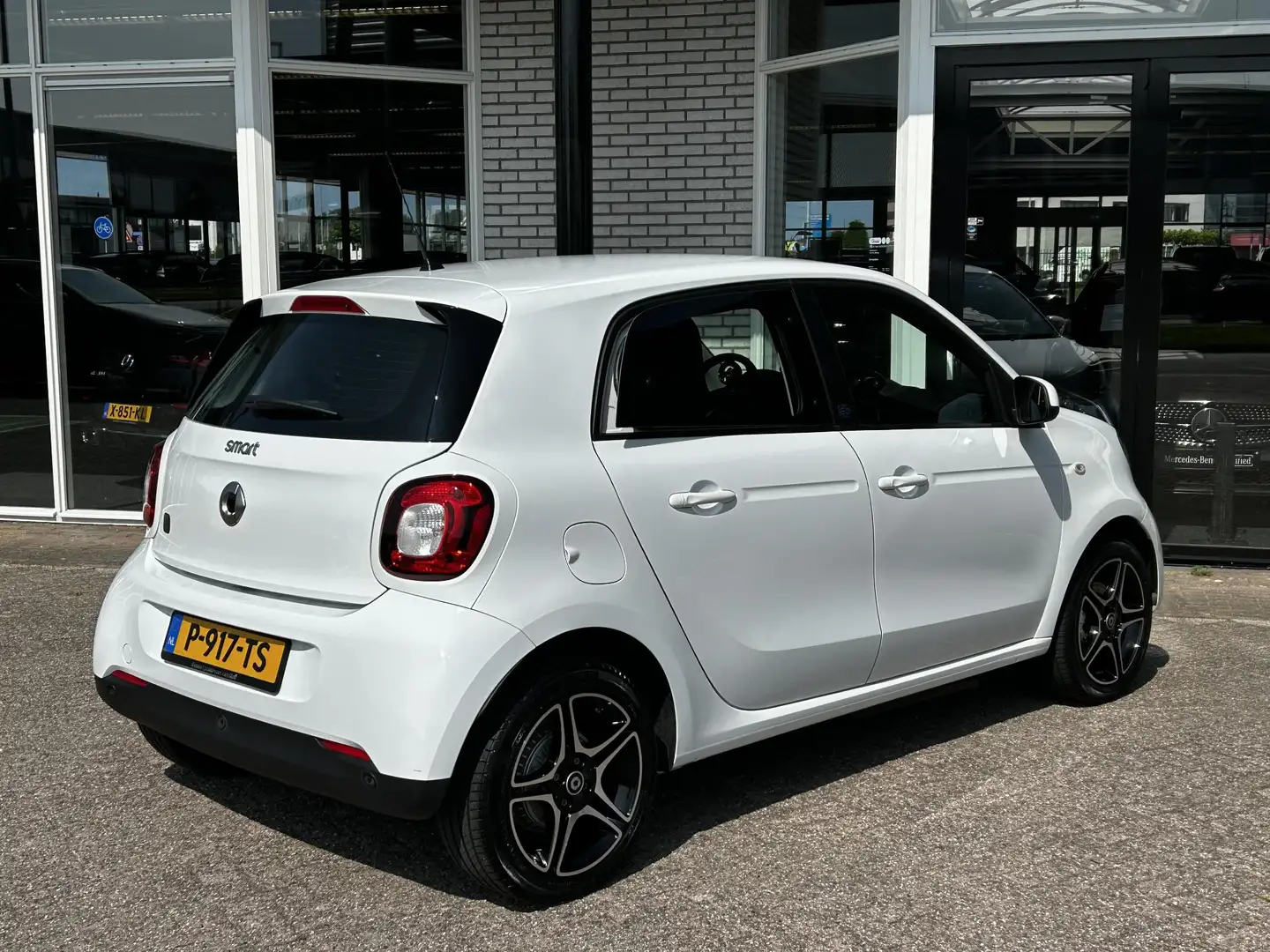 smart forFour EQ Comfort 18 kWh | Airco | Carplay Wit - 2