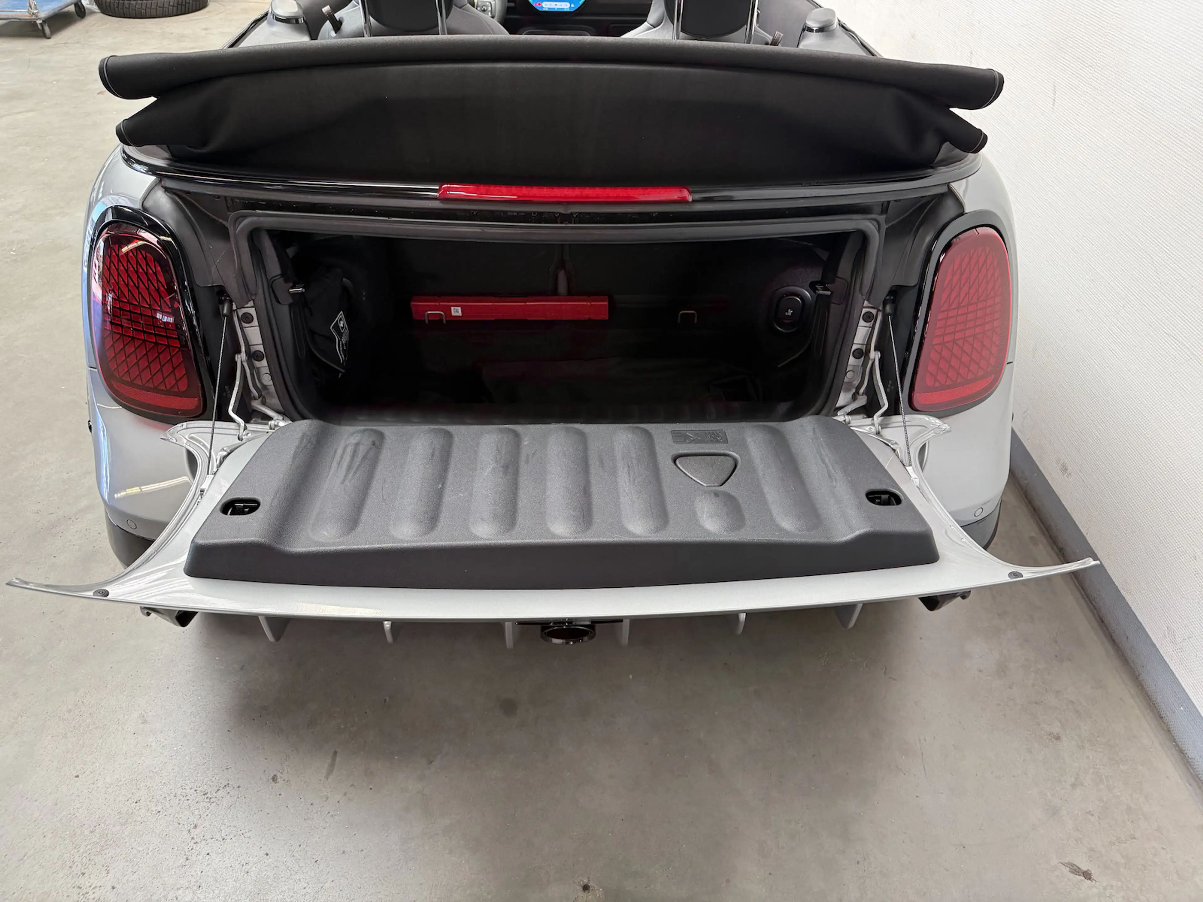 MINI John Cooper Works Cabrio JCW/HUD/LED/KEYL./KAMERA — photo 11