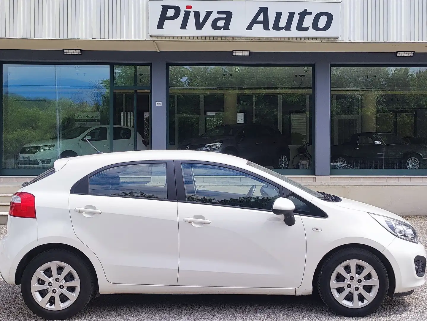 Kia Rio Rio 5p 1.2  Cool Wit - 1