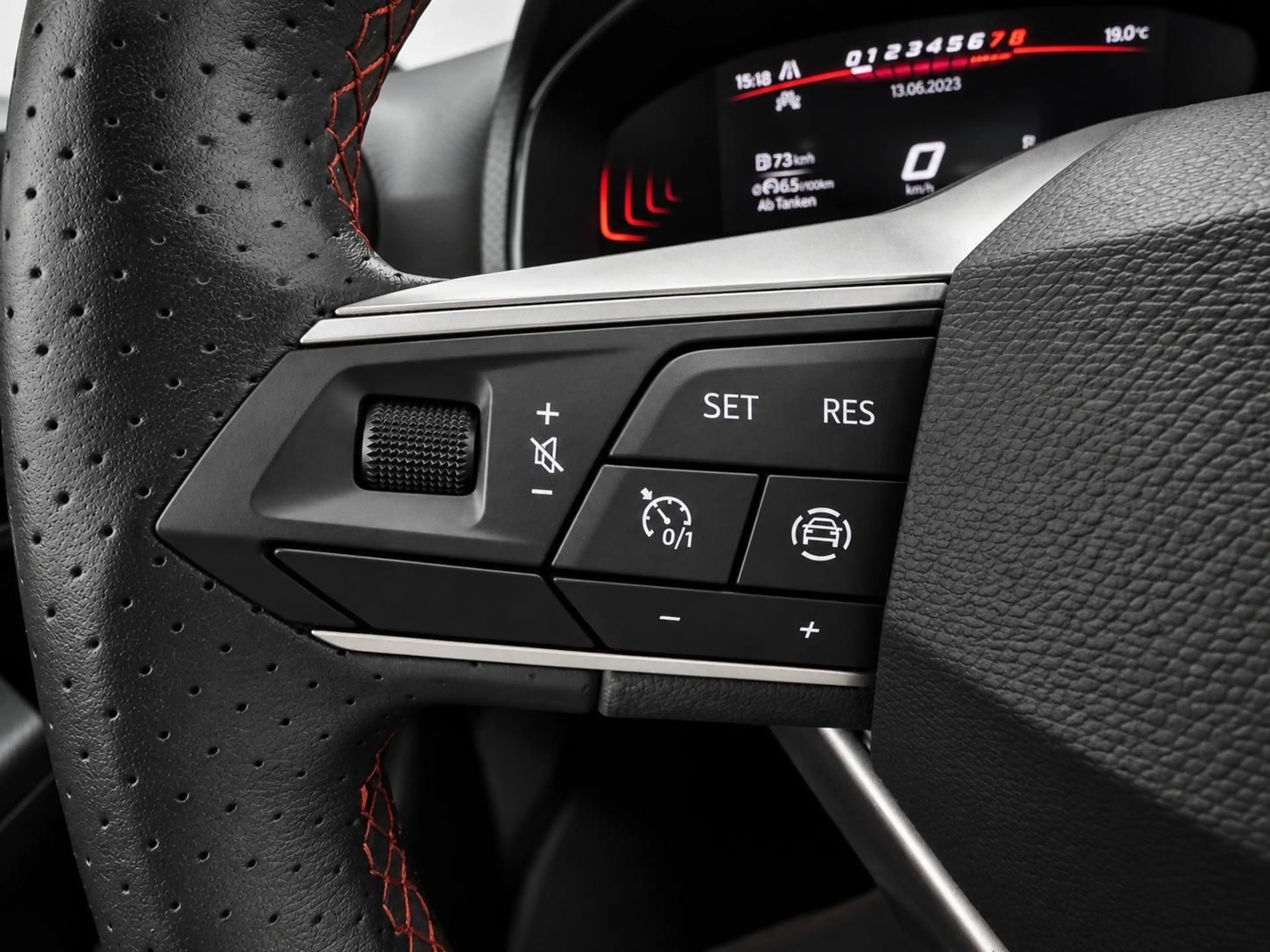 SEAT Arona FR 1.0 TSI * 1.HAND * NAVI * AHK * TEMP * — photo 8