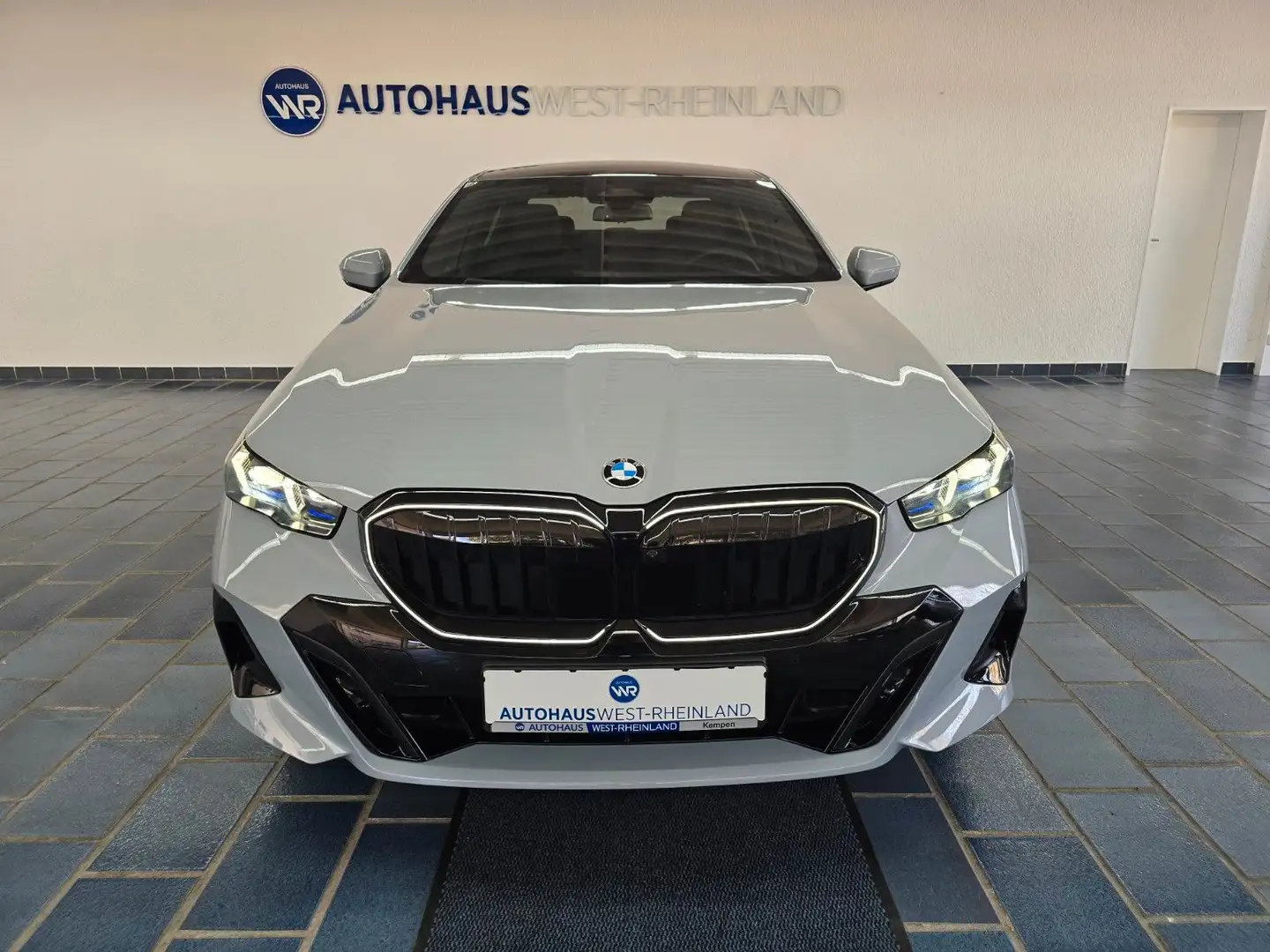 BMW 520 dxDrive M SPORT PRO*SPORTFAHRWERK*PD*LED*B&W Grey - 2