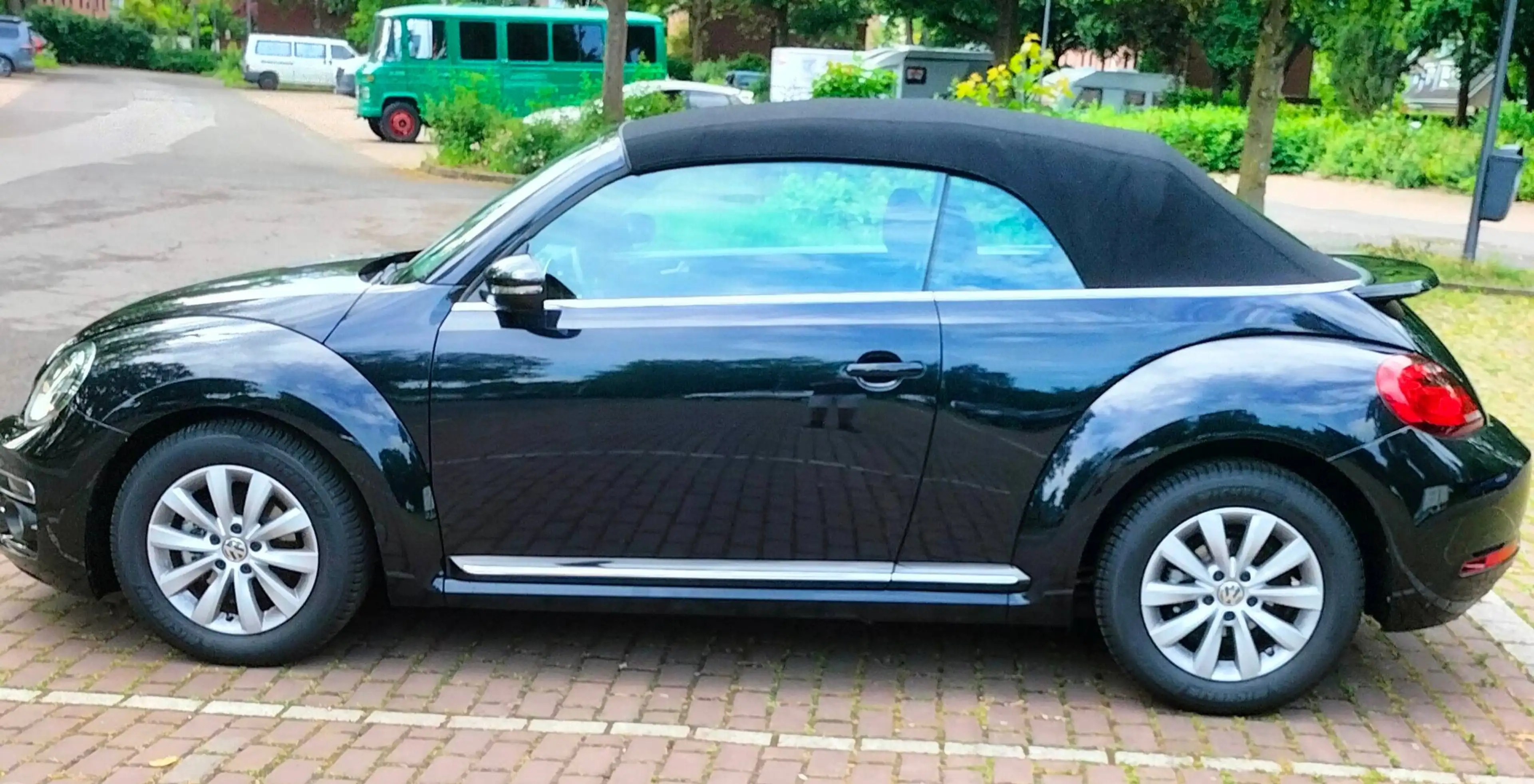 Volkswagen Beetle Beetle Cabrio 1.2TSI *PREISSENKUNG* WIE NEU,VOLLE AUSSTATTUNG, EINER DER LETZTEN — photo 2