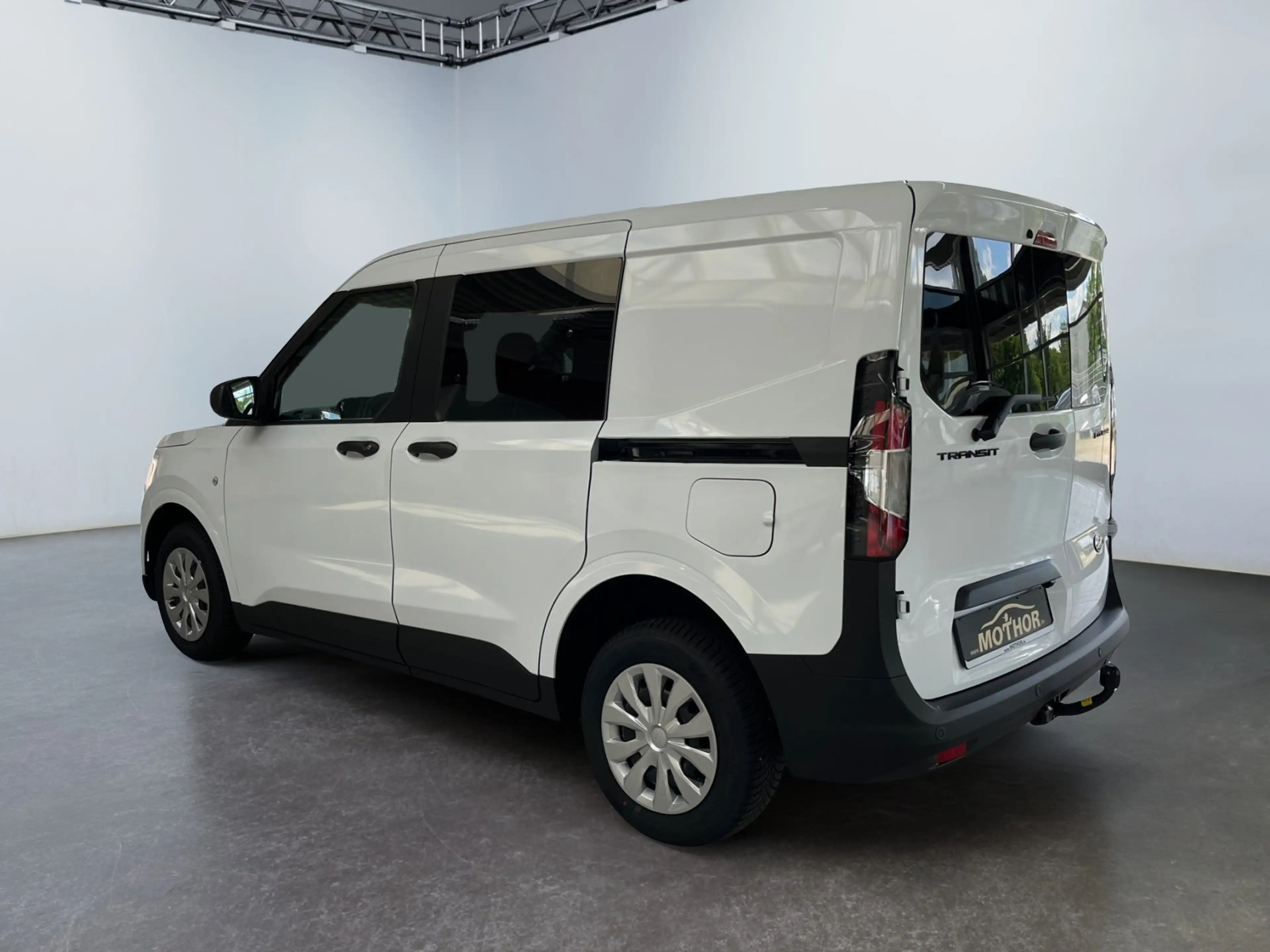 Ford Transit Courier 1.0 EcoBoost DoKa Tempomat — photo 4