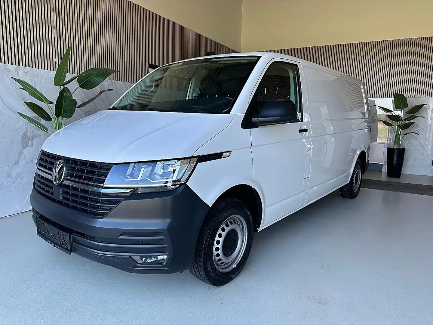Volkswagen T6.1 Transporter LR HK 2,0 TDI Multifunktionslenkrad, Rückfahrka... Weiß - 1