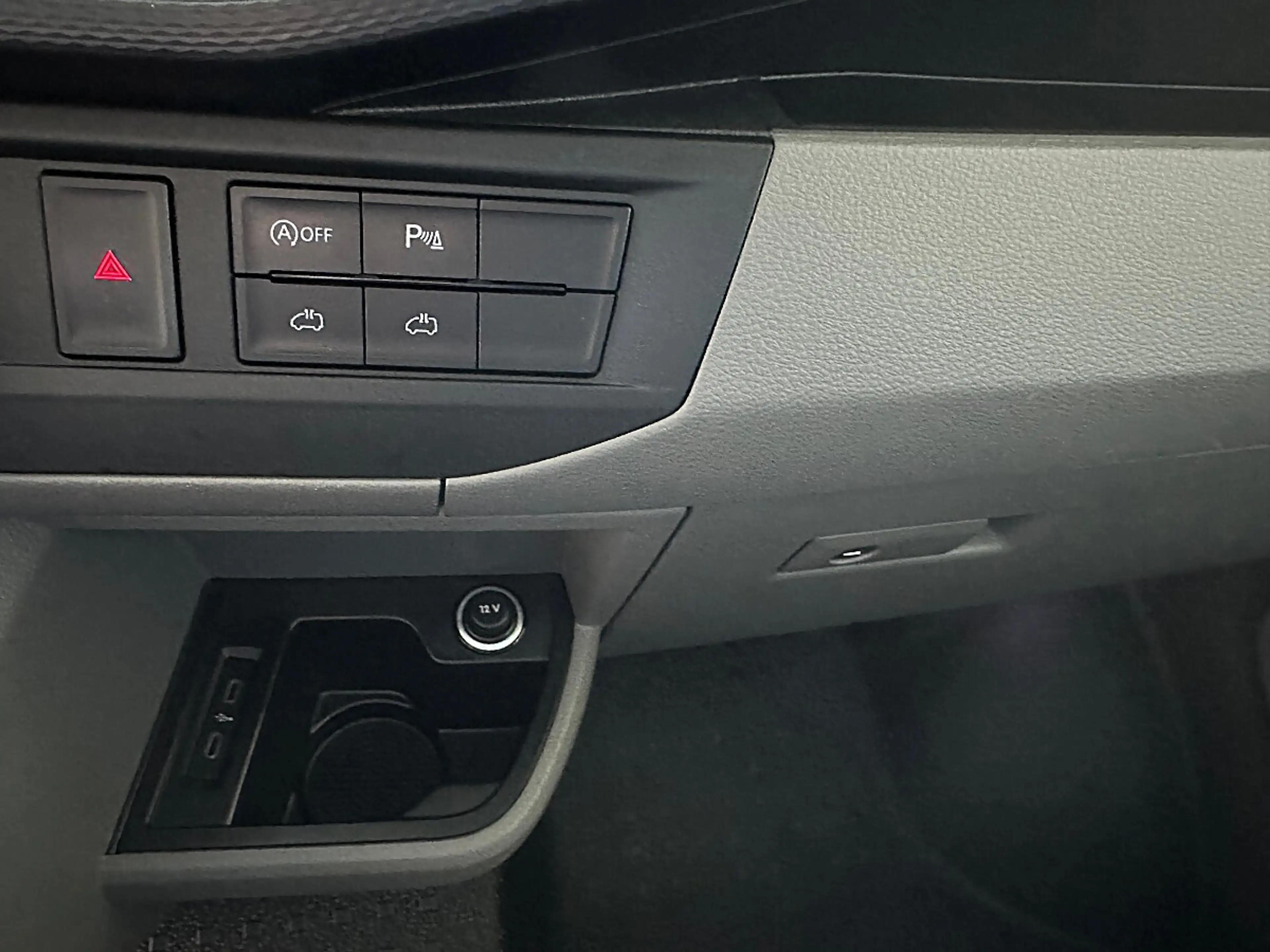 Volkswagen T6.1 Transporter LR HK 2,0 TDI Multifunktionslenkrad, Rückfahrka... — photo 14