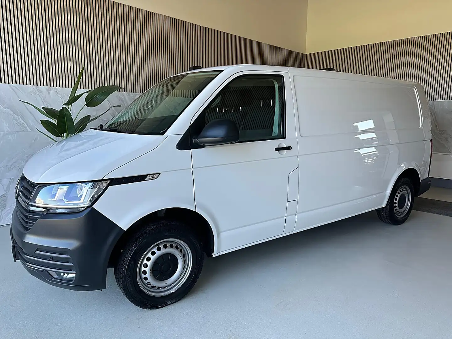 Volkswagen T6.1 Transporter LR HK 2,0 TDI Multifunktionslenkrad, Rückfahrka... Weiß - 2
