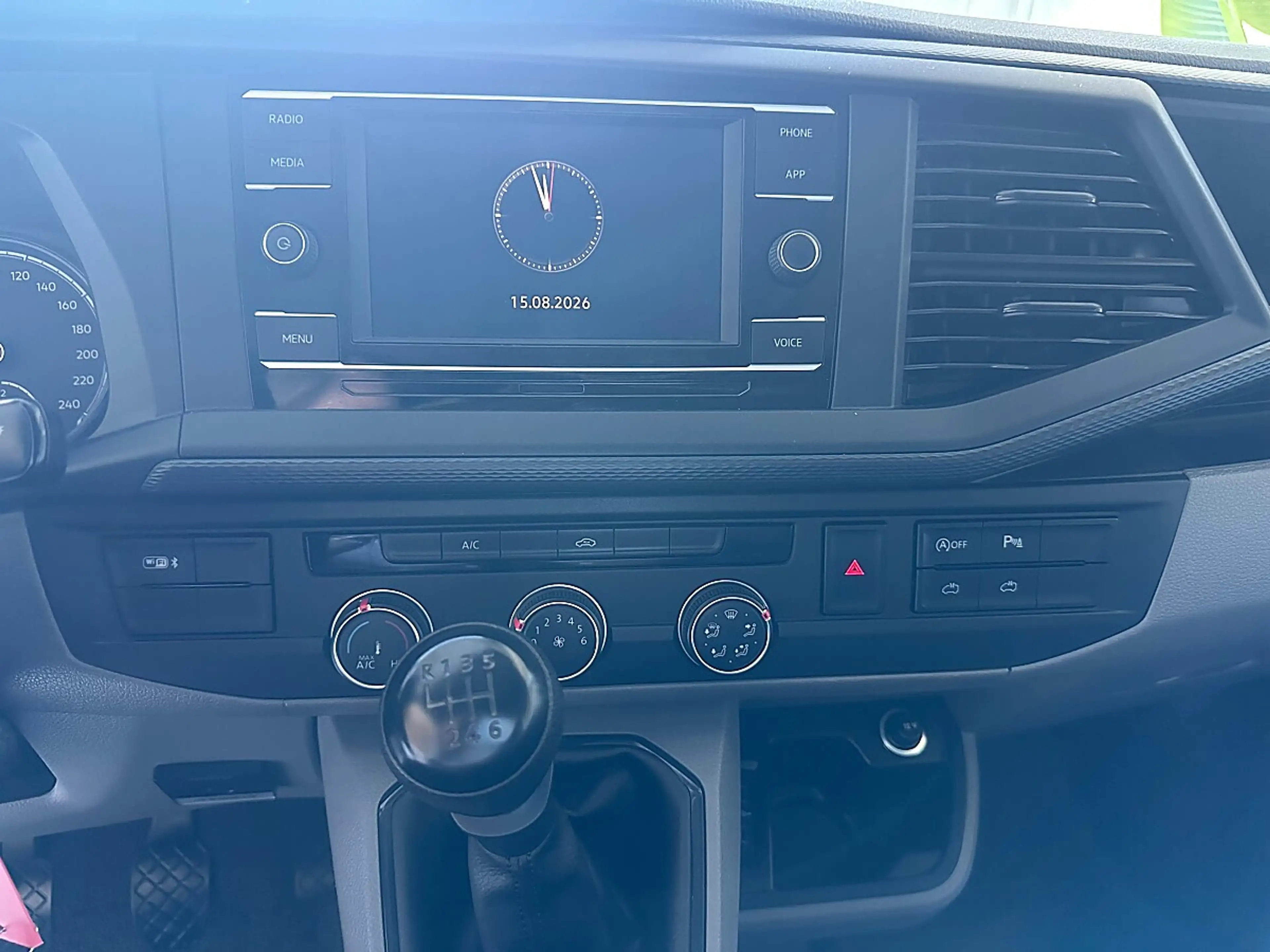 Volkswagen T6.1 Transporter LR HK 2,0 TDI Multifunktionslenkrad, Rückfahrka... — photo 11