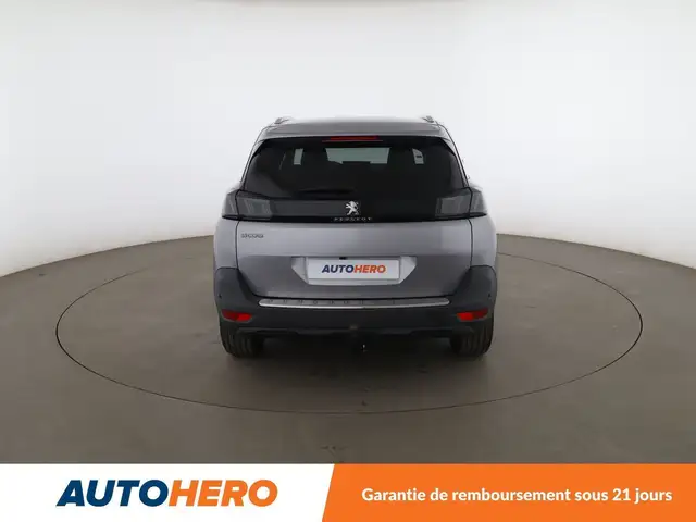 Peugeot 5008 view 5