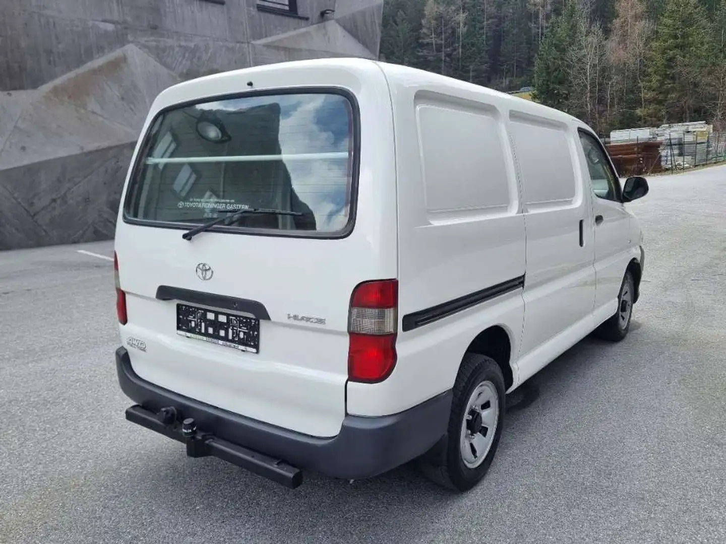 Toyota Hiace 2,5 D-4D 120 4WD kurz**4WD**1.Hd.**Orig.K... Weiß - 2