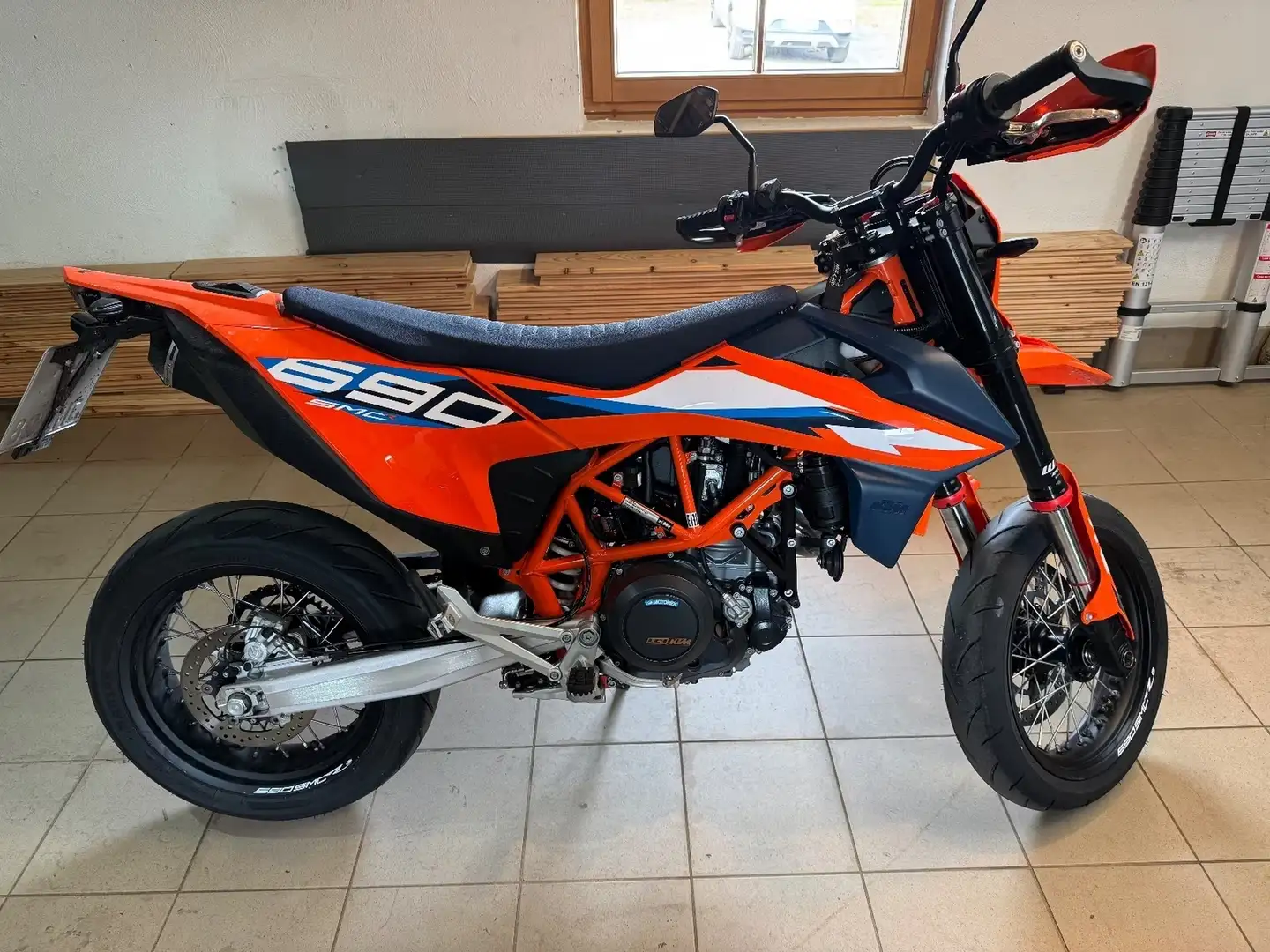 KTM 690 SMC -R A2 Naranja - 1