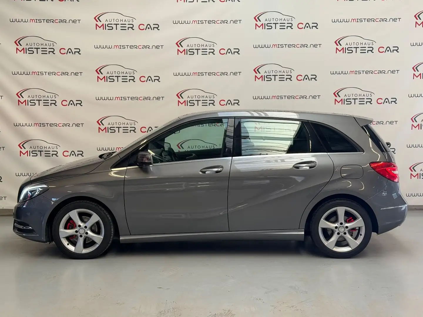 Mercedes-Benz B 200 SPORTPAKET Navi/Leder/Xenon/PDC/SHZ/ALU Gris - 2