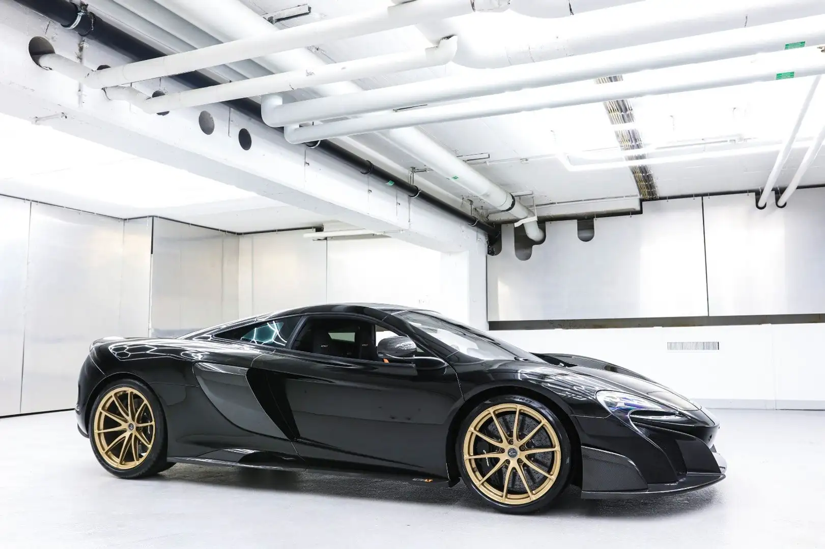 McLaren 675LT Coupe Scheckheft Carbondach Noir - 2