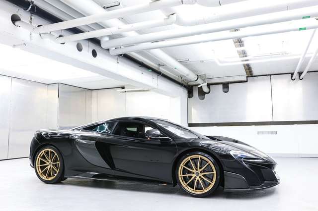McLaren 675LT Coupe Scheckheft Carbondach