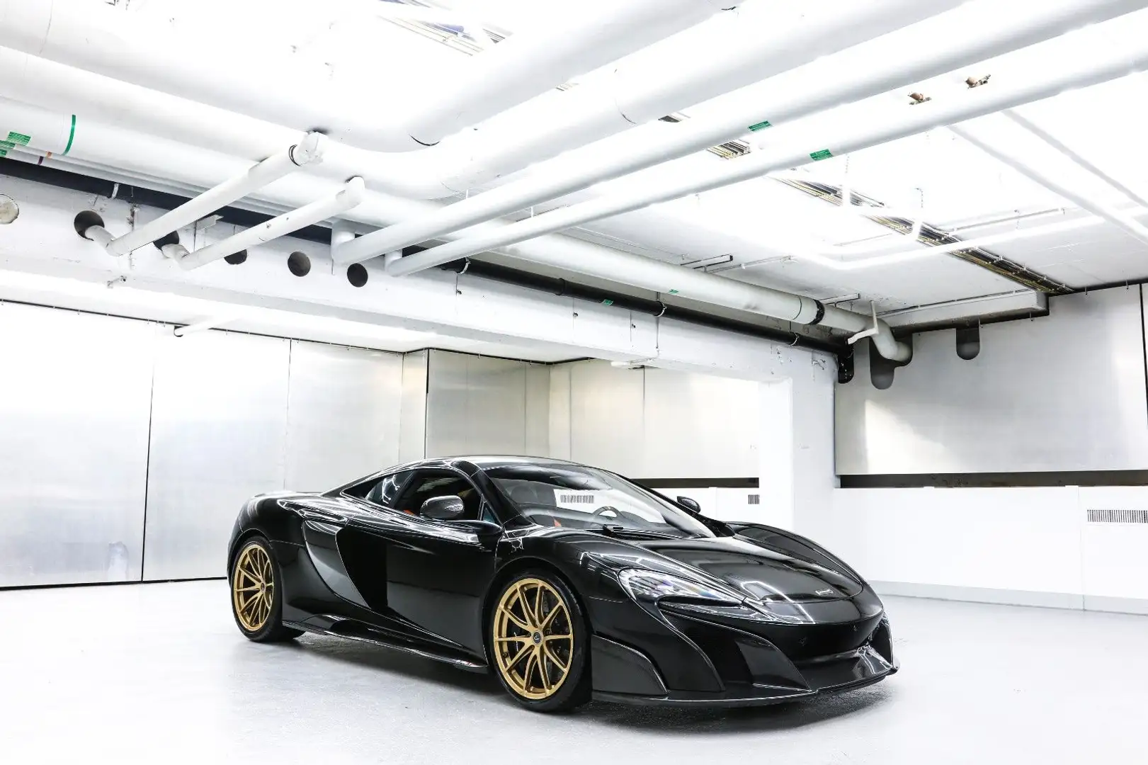 McLaren 675LT Coupe Scheckheft Carbondach Noir - 1