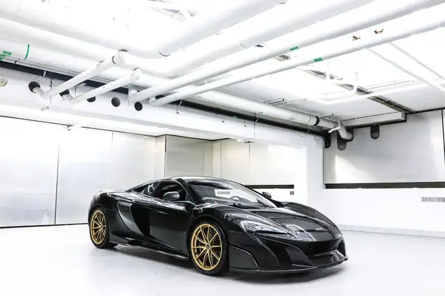 McLaren 675LT Coupe Scheckheft Carbondach